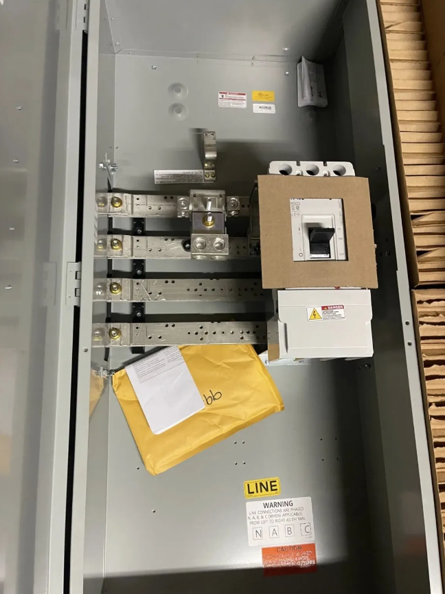 Eaton 3PMB600R Three Phase 600A Main Disconnect