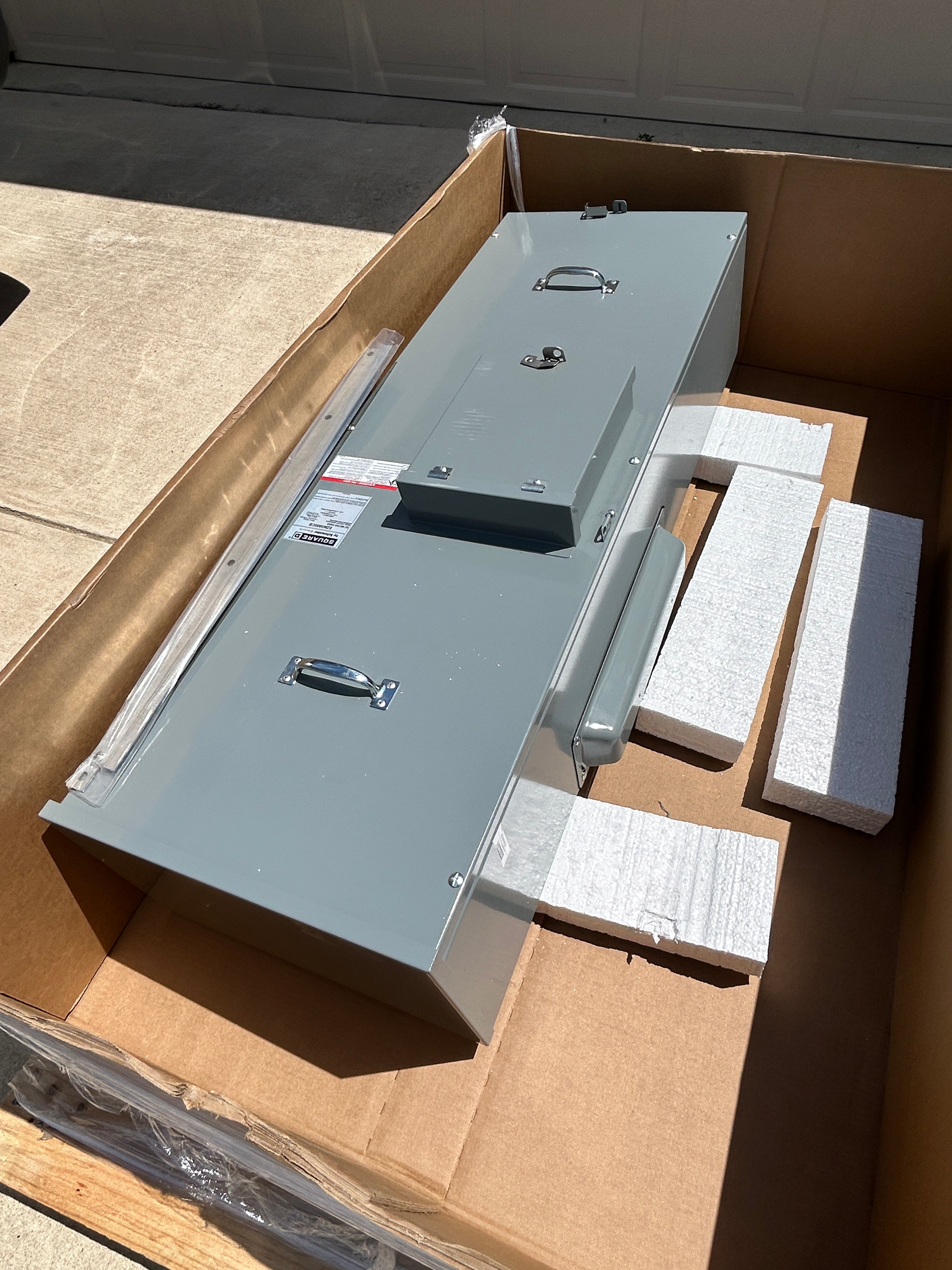 Square D EZM3800CB 800A Main Circuit Breaker Disconnect