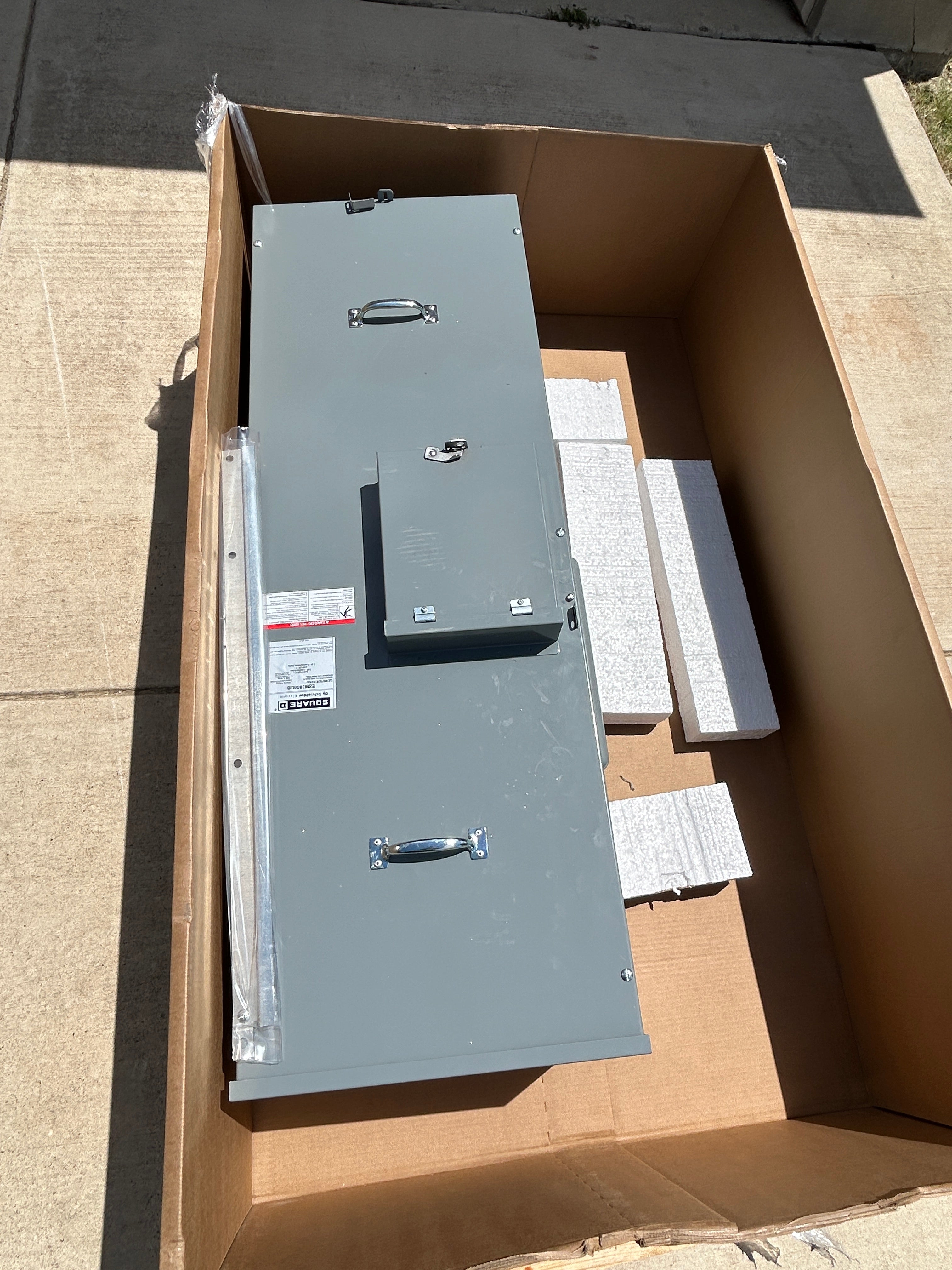 Square D EZM3800CB 800A Main Circuit Breaker Disconnect