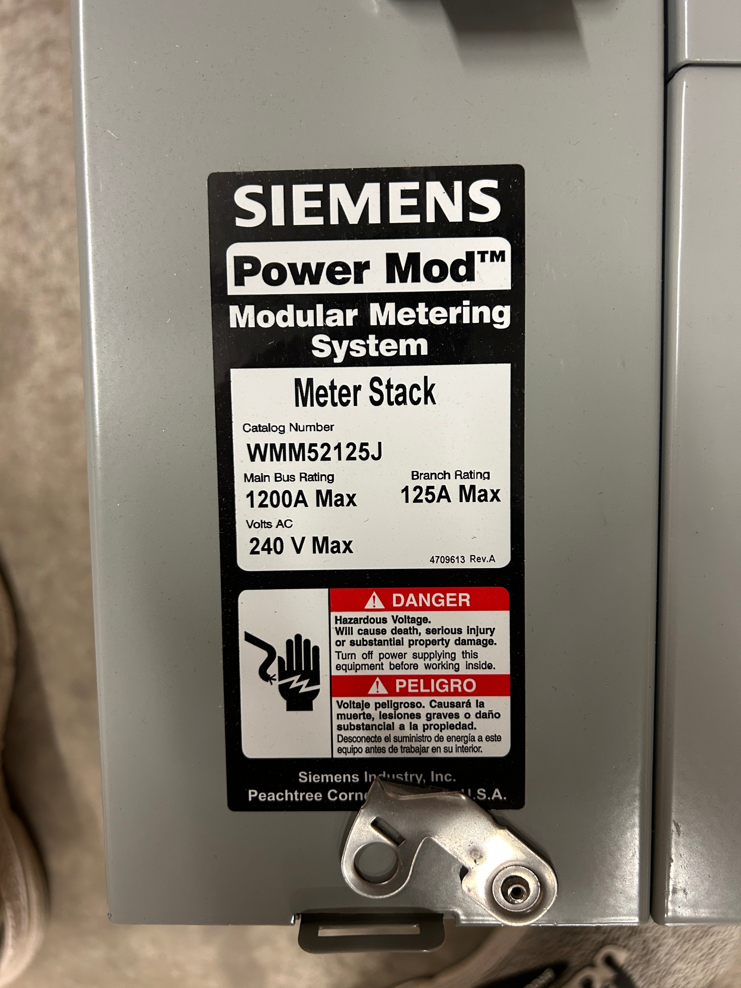 Siemens WMM52125J 3PH In / 1PH Out 5 Gang 125A Socket Ring Type Meter Stack