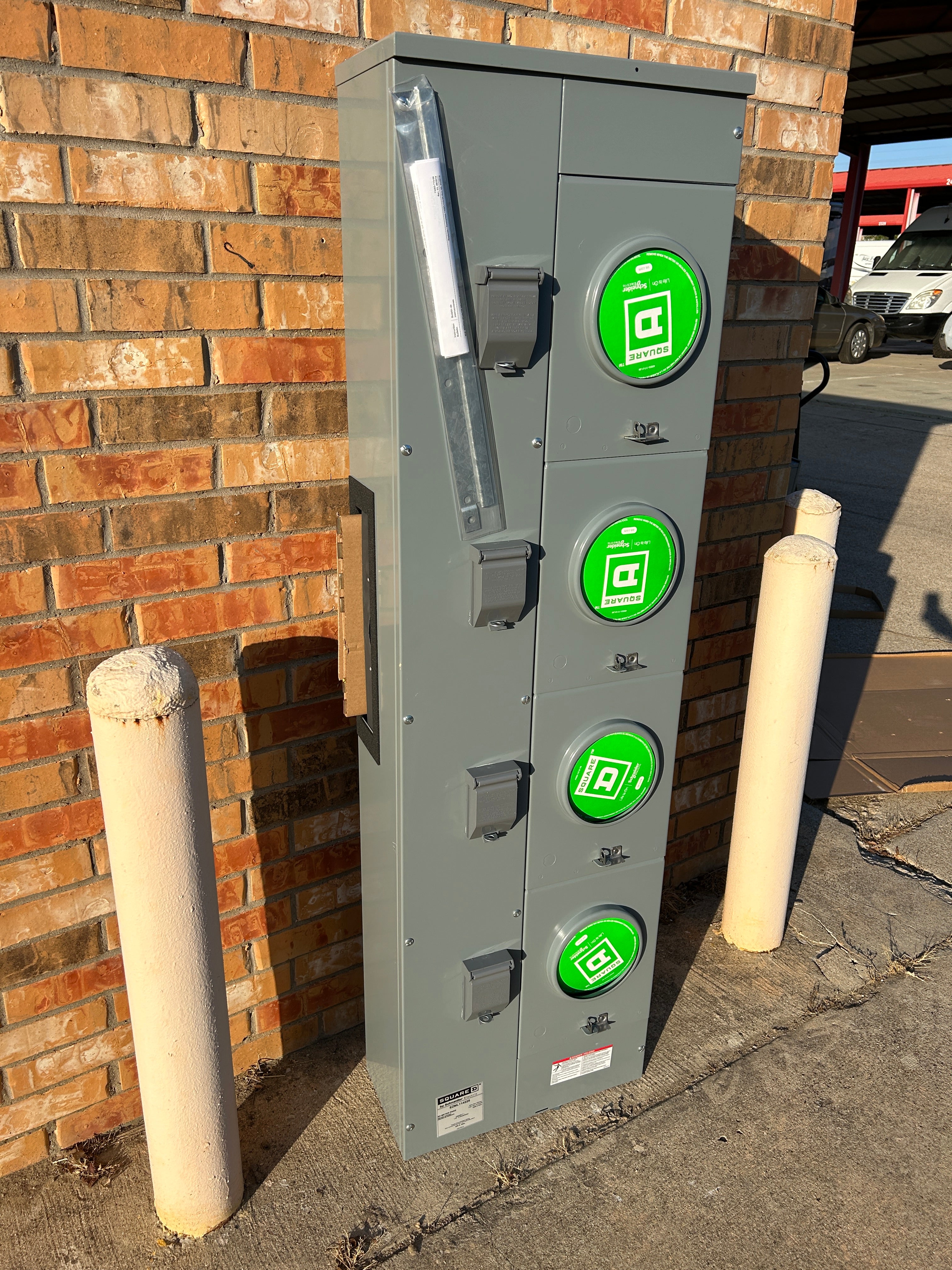 Square D EZML114225 1PH In / 1PH Out 4 Gang 225A Socket Ringless Lever Bypass Meter Stack