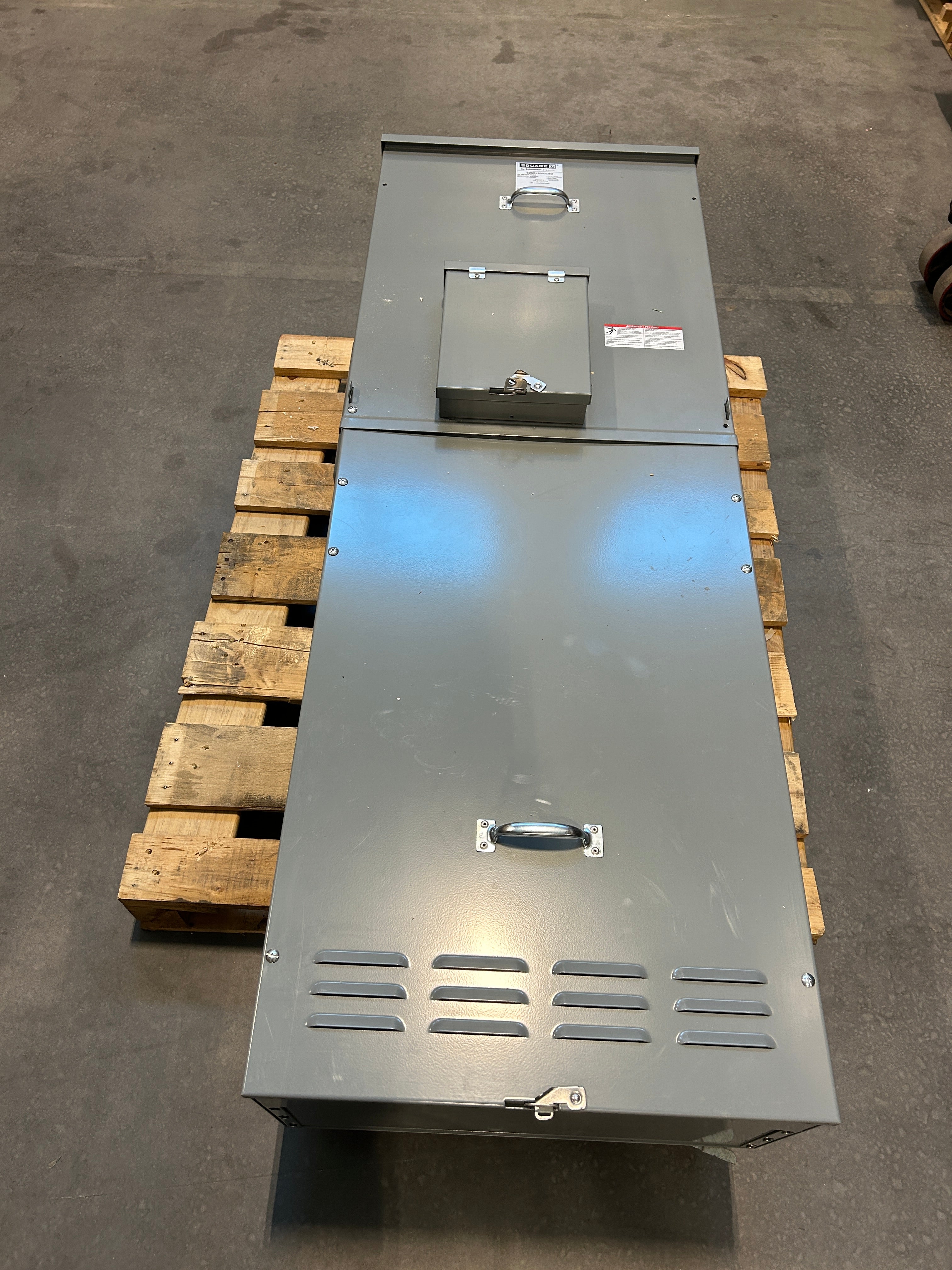 Square D EZM31200GCBU 1200A Main Circuit Breaker Disconnect