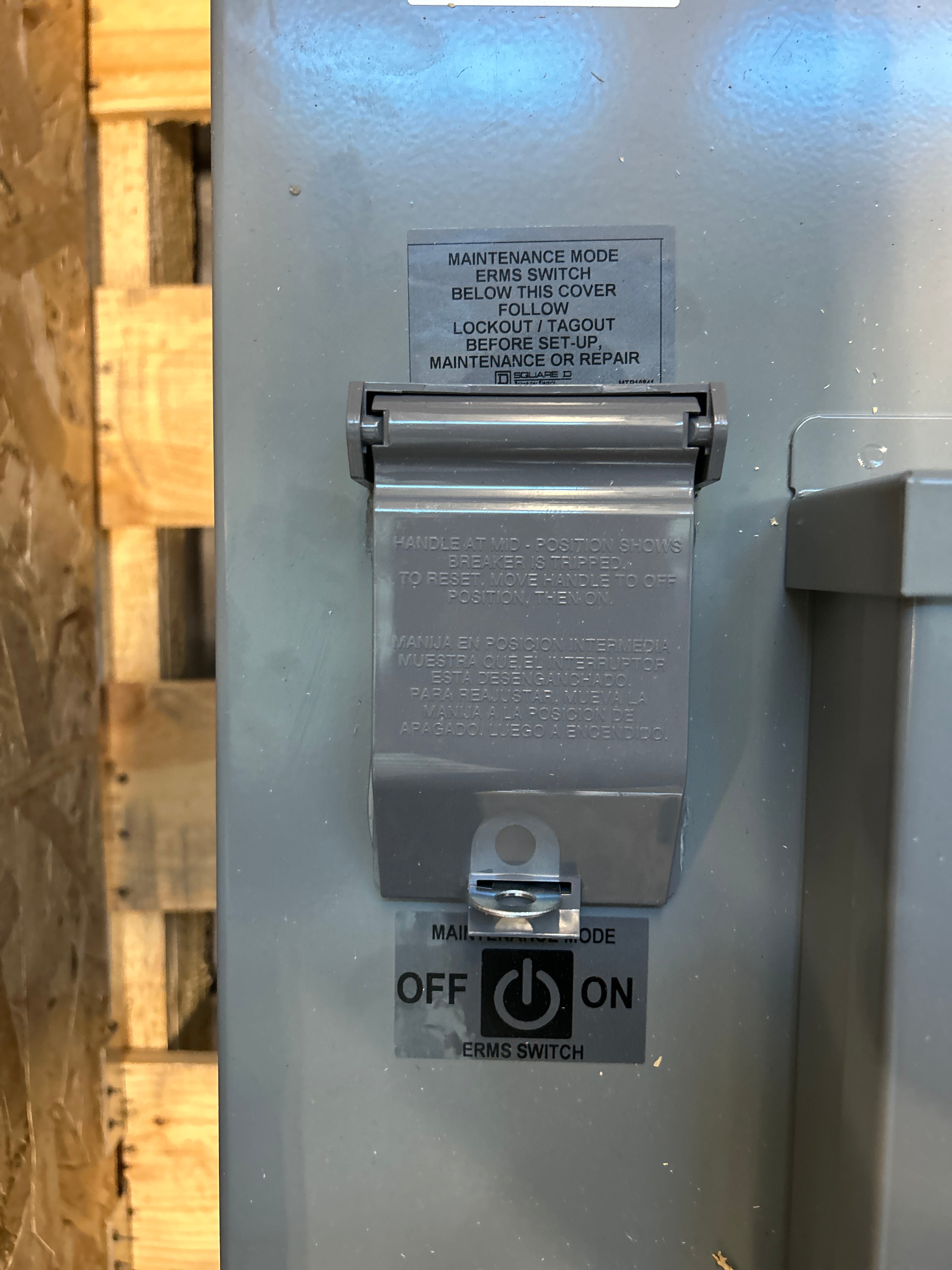 Square D EZM11200GCBUMS EUSERC Rated 1PH 1200A Main Disconnect w/Energy Reduction Maintenance Switch