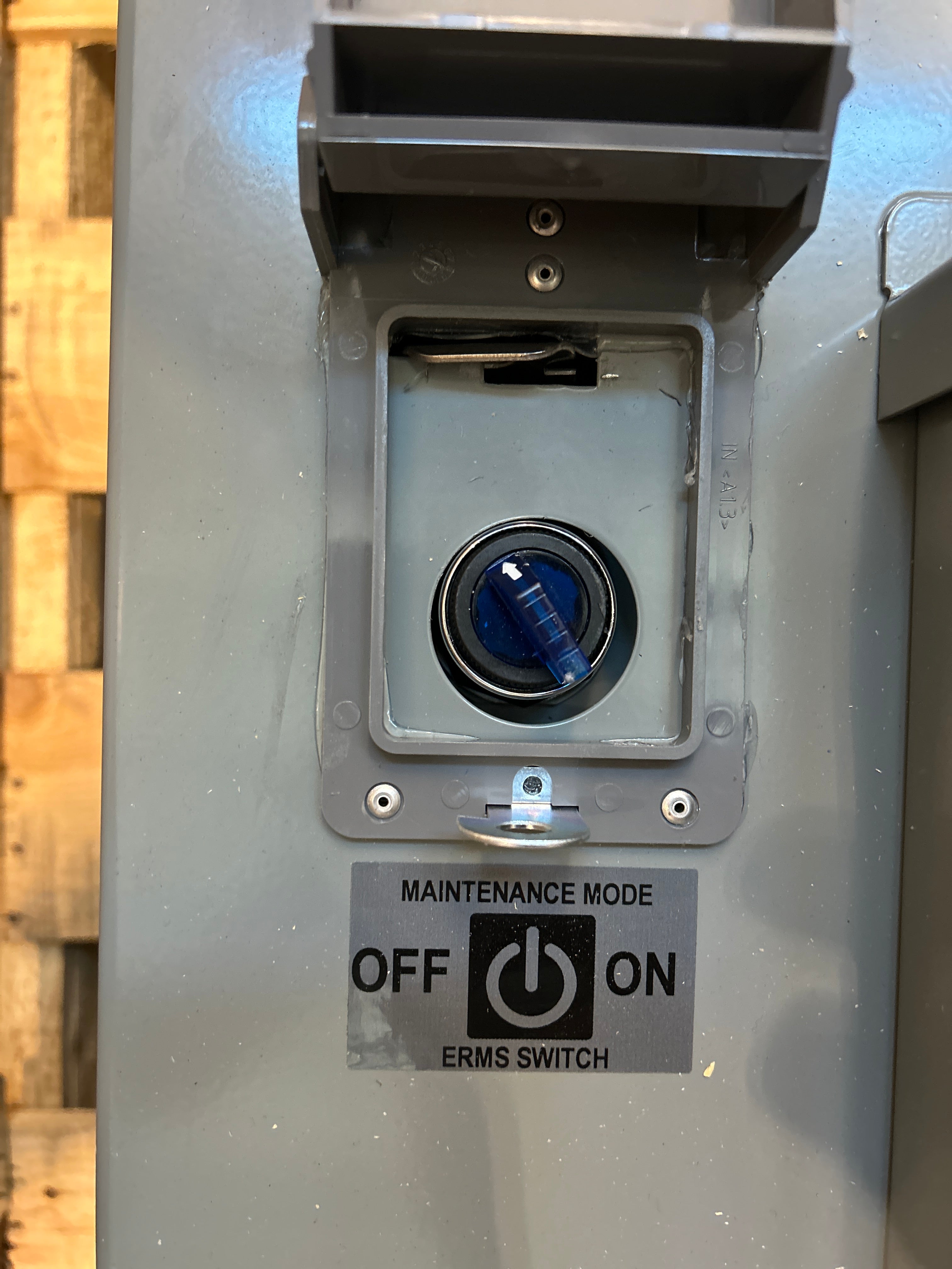 Square D EZM11200GCBUMS EUSERC Rated 1PH 1200A Main Disconnect w/Energy Reduction Maintenance Switch