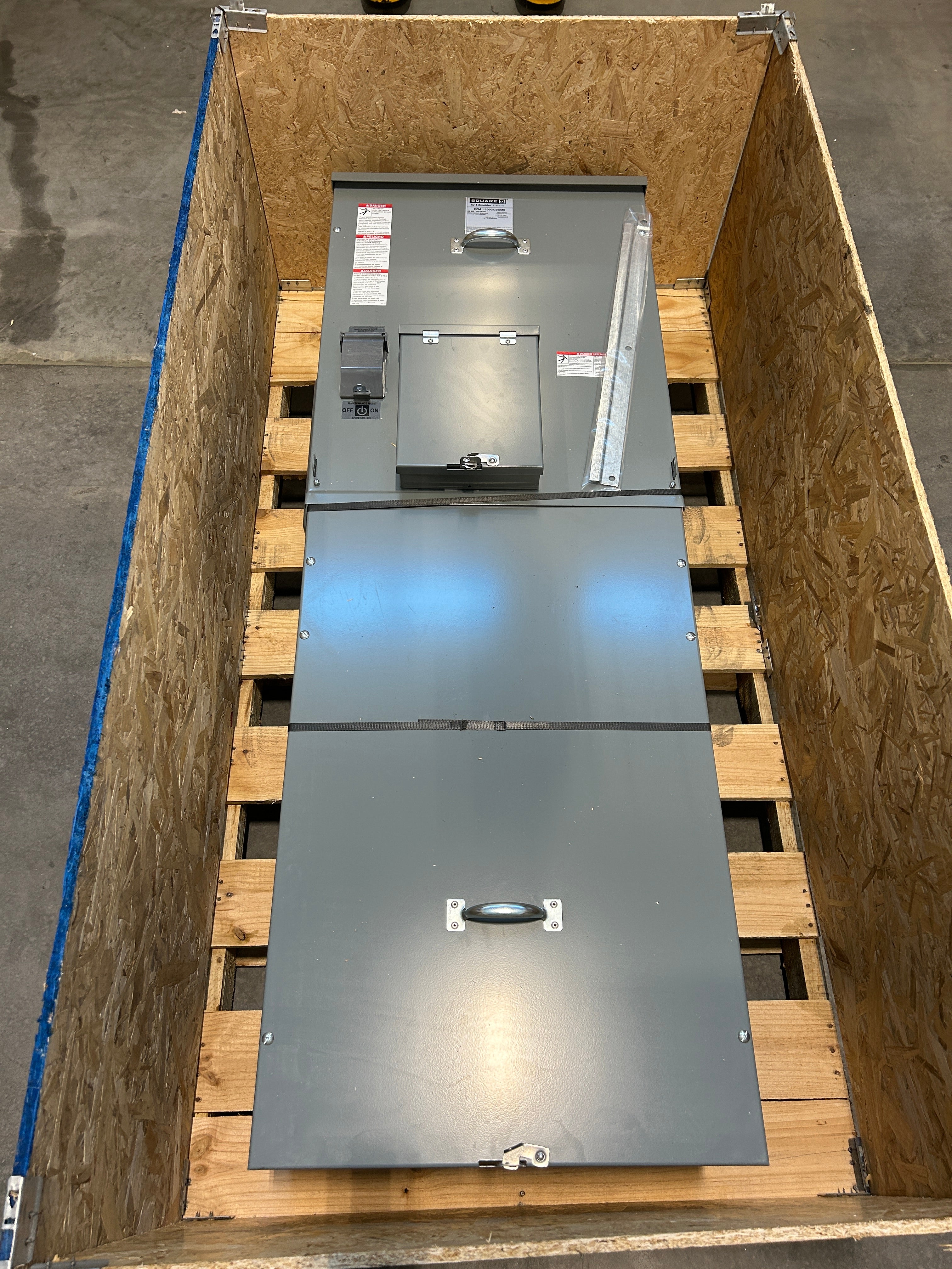 Square D EZM11200GCBUMS EUSERC Rated 1PH 1200A Main Disconnect w/Energy Reduction Maintenance Switch