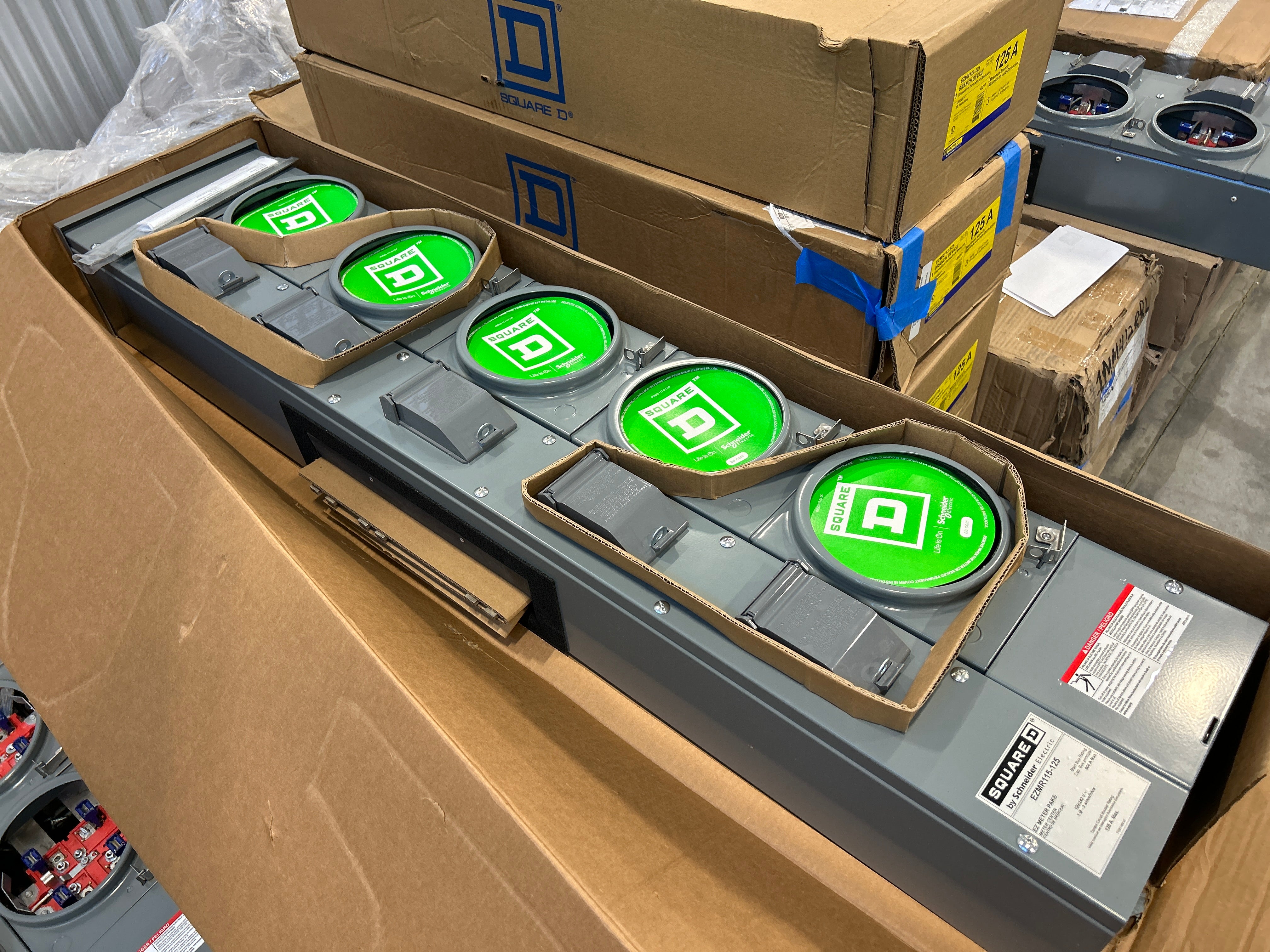 Square D EZMR115125 1PH 5 Gang 125A Socket Ringless Meter Stack