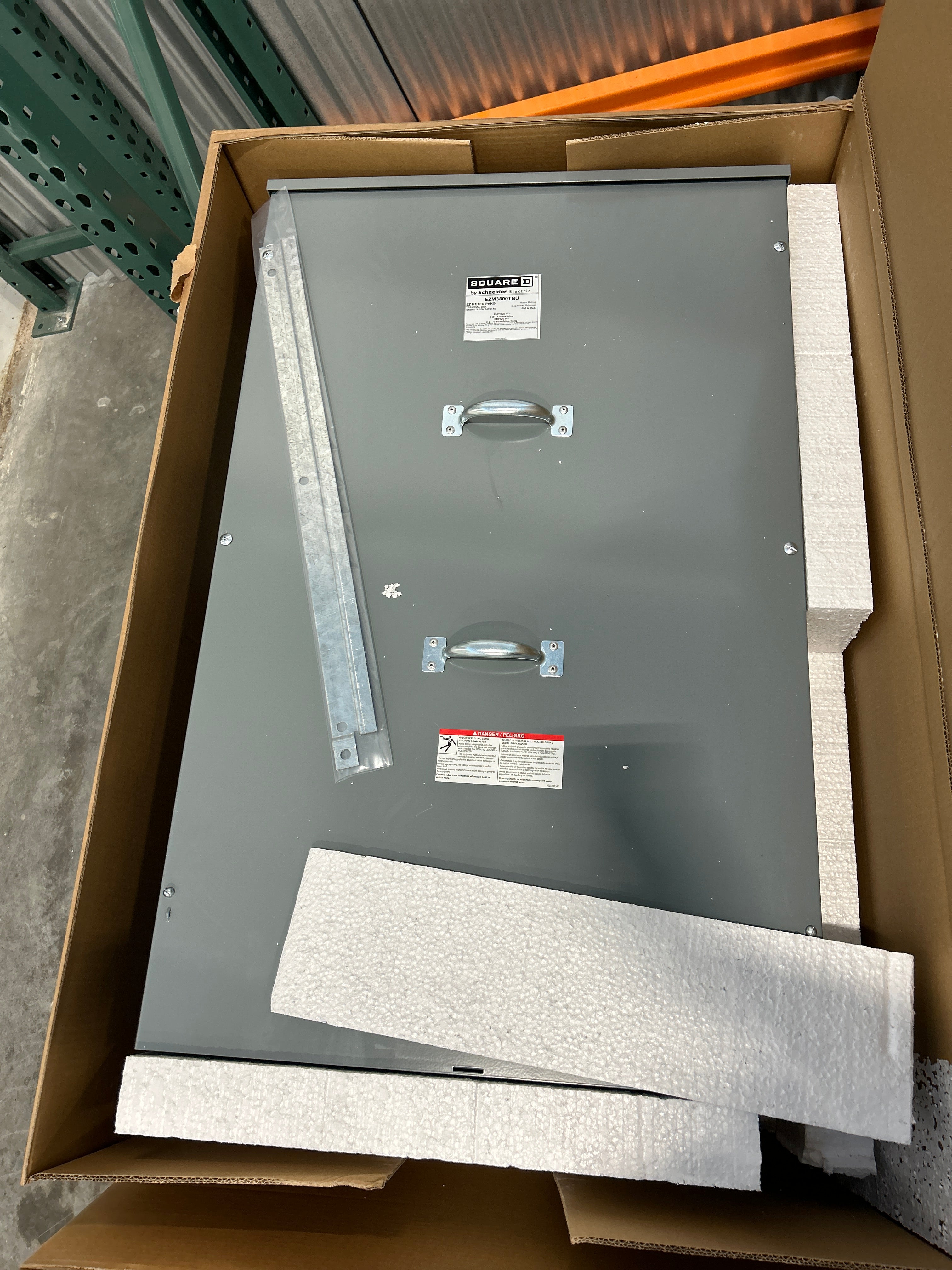 Square D EZM3800TBU 3 Phase 800A EUSERC Rated Main Tap Box