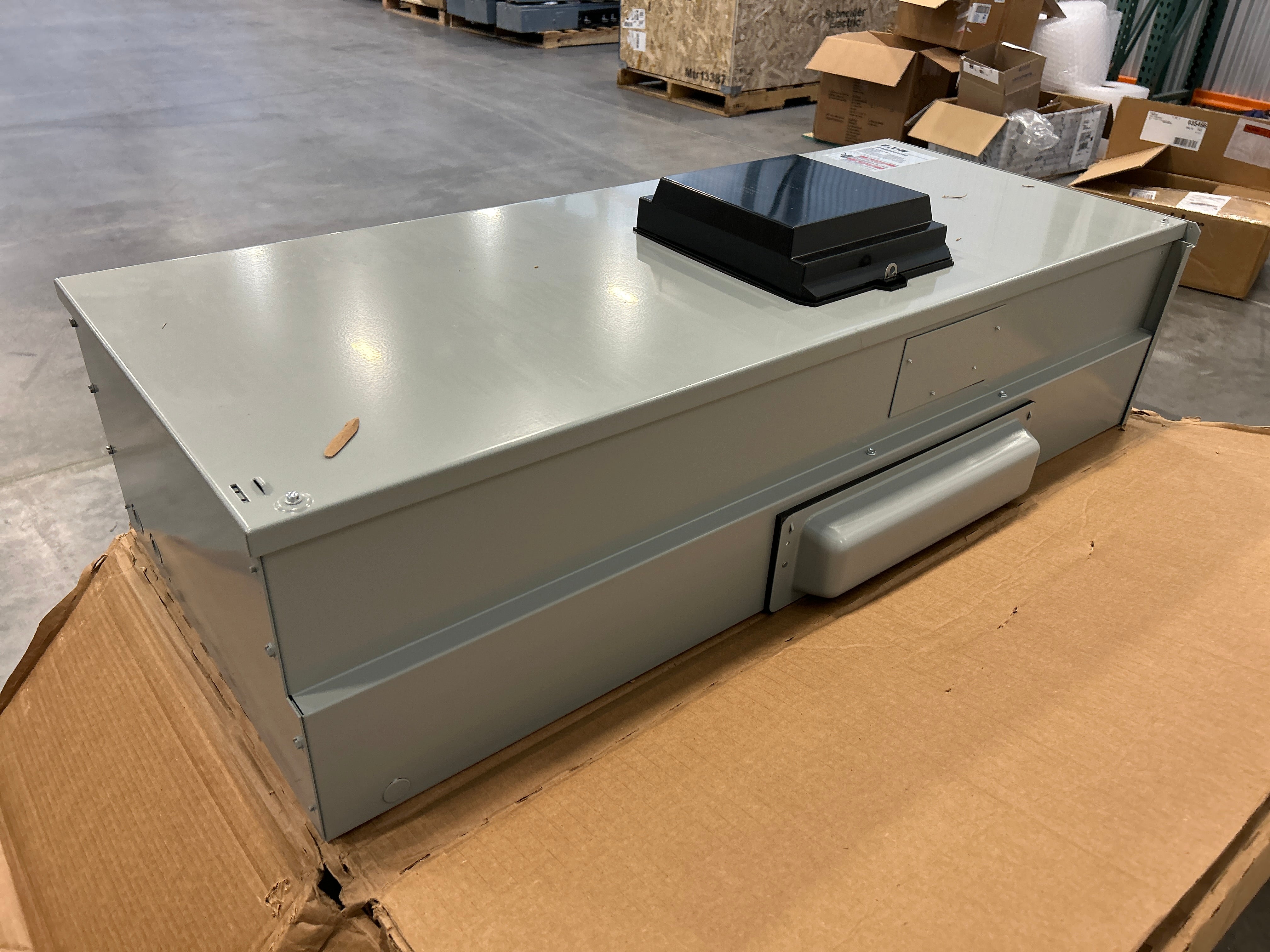 Eaton 3PMB800R750 (Similar to 3PMB800R) 3 Phase 800A Main Circuit Breaker Disconnect