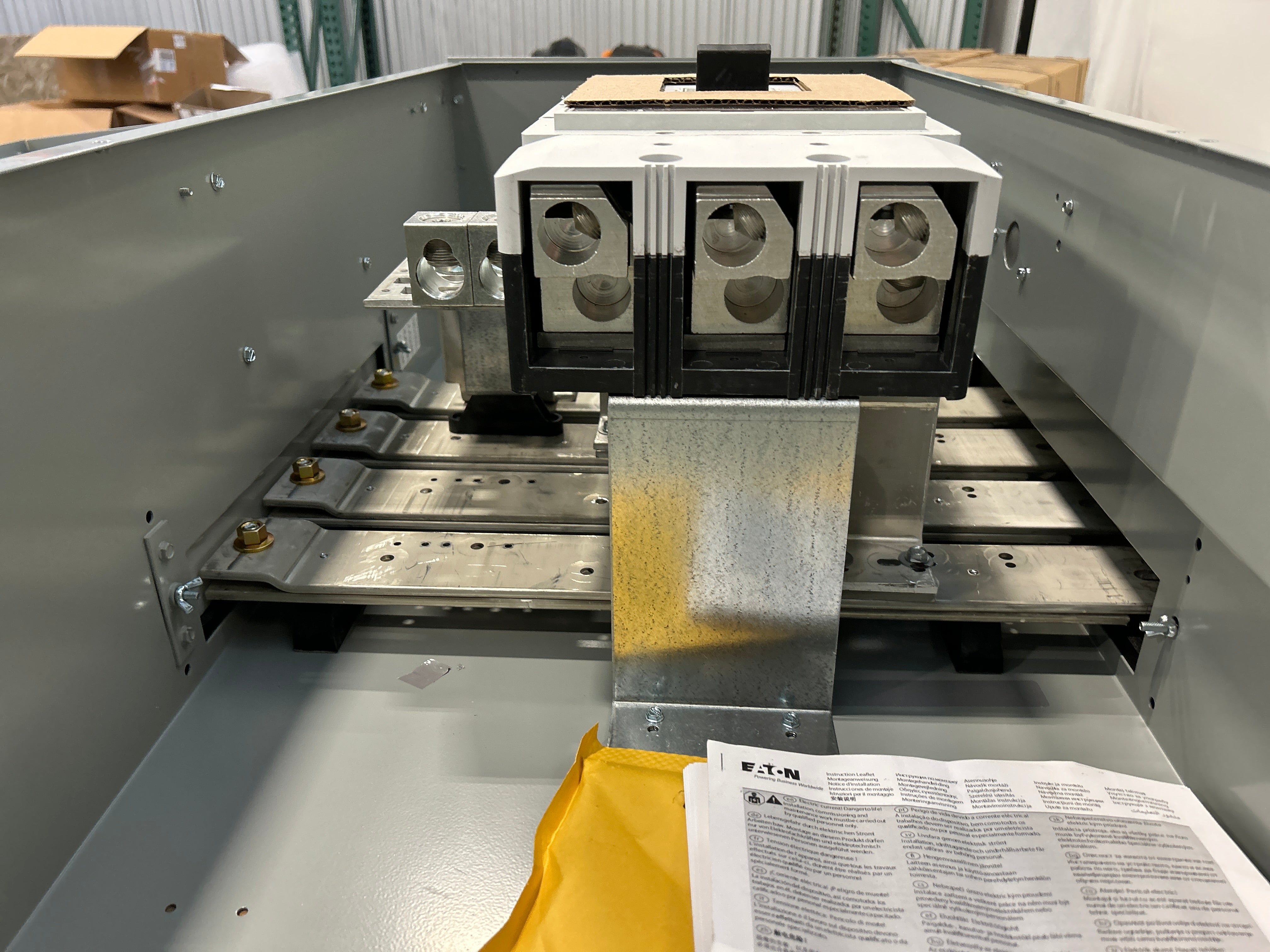 Eaton 3PMB800R750 (Similar to 3PMB800R) 3 Phase 800A Main Circuit Breaker Disconnect