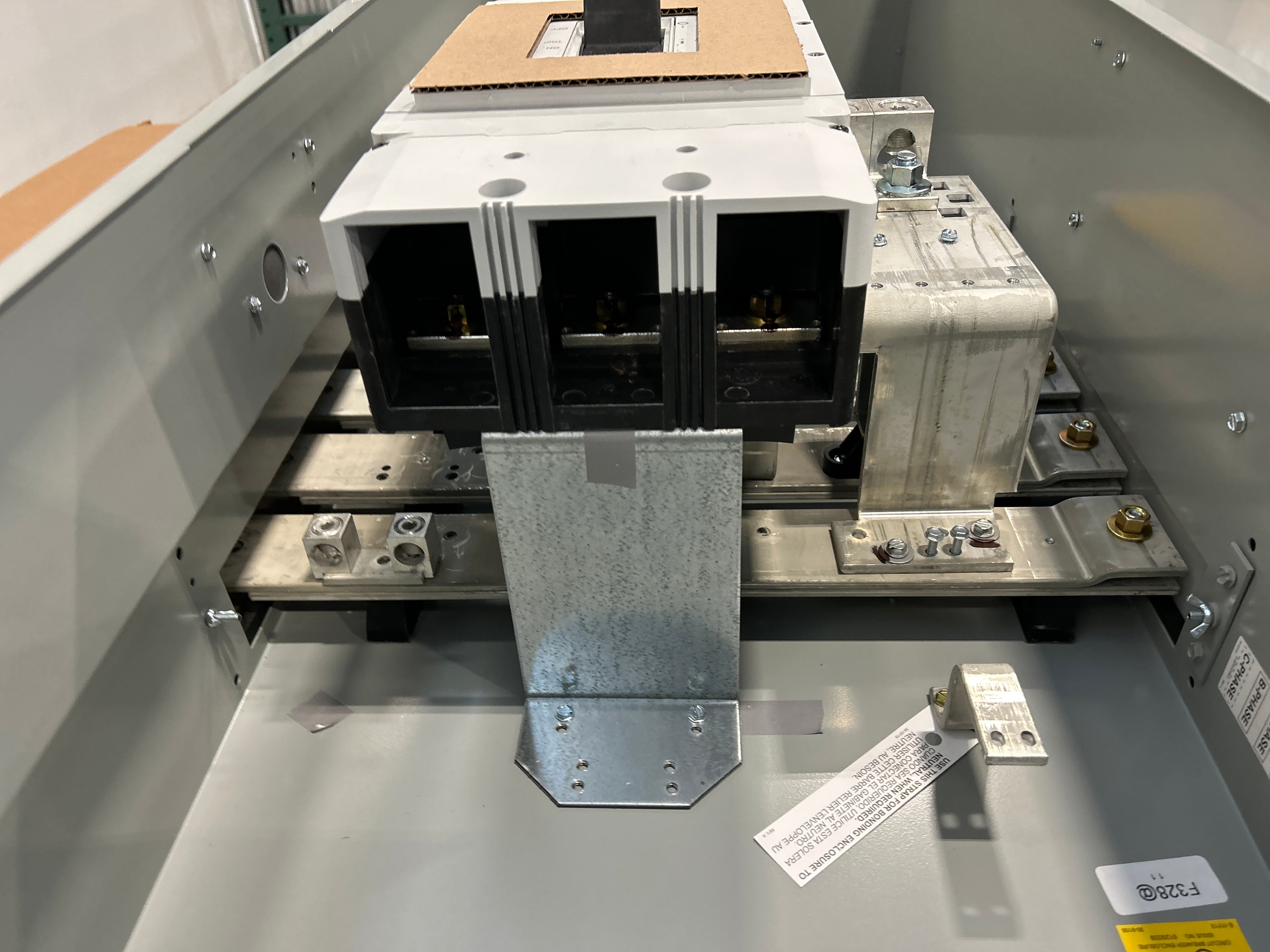 Eaton 3PMB800R750 (Similar to 3PMB800R) 3 Phase 800A Main Circuit Breaker Disconnect