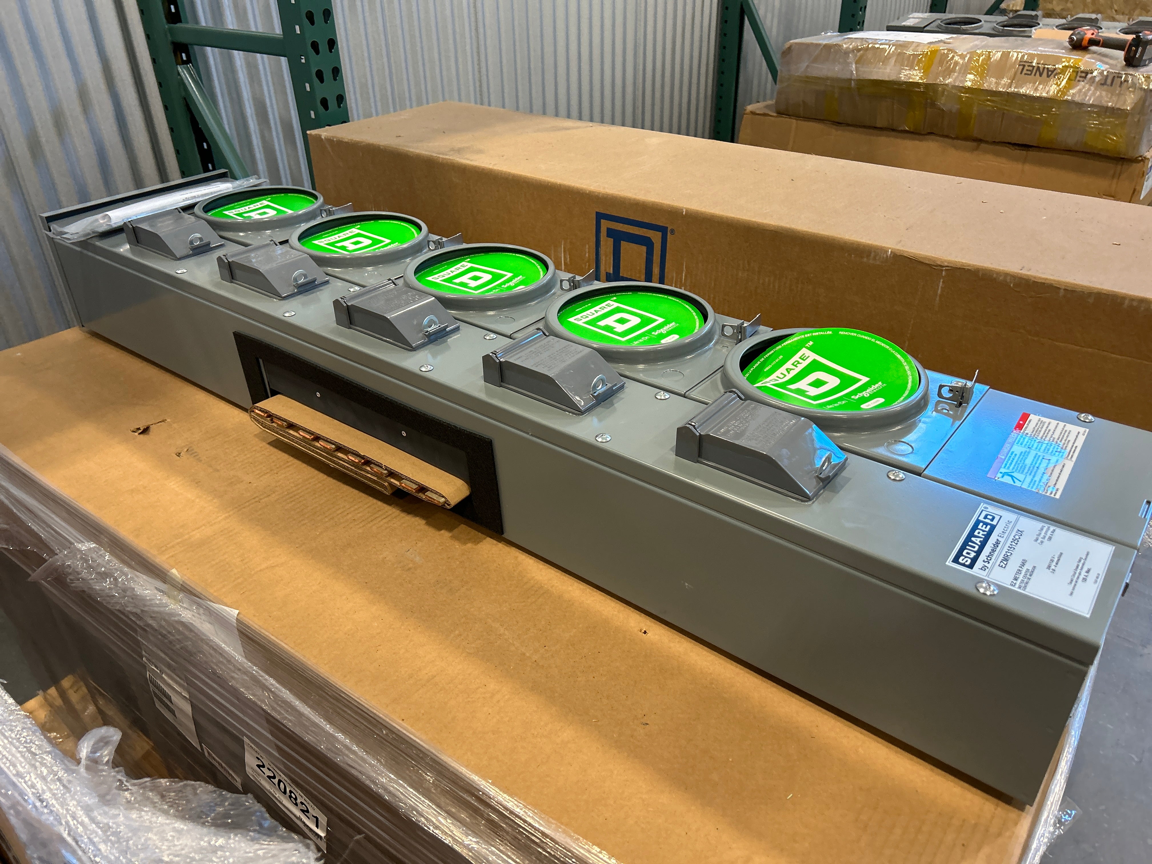 Square D EZMR315125CUX 3PH In / 1PH Out 5 Gang 125A Socket 1200A Copper Busbar Ringless Meter Stack