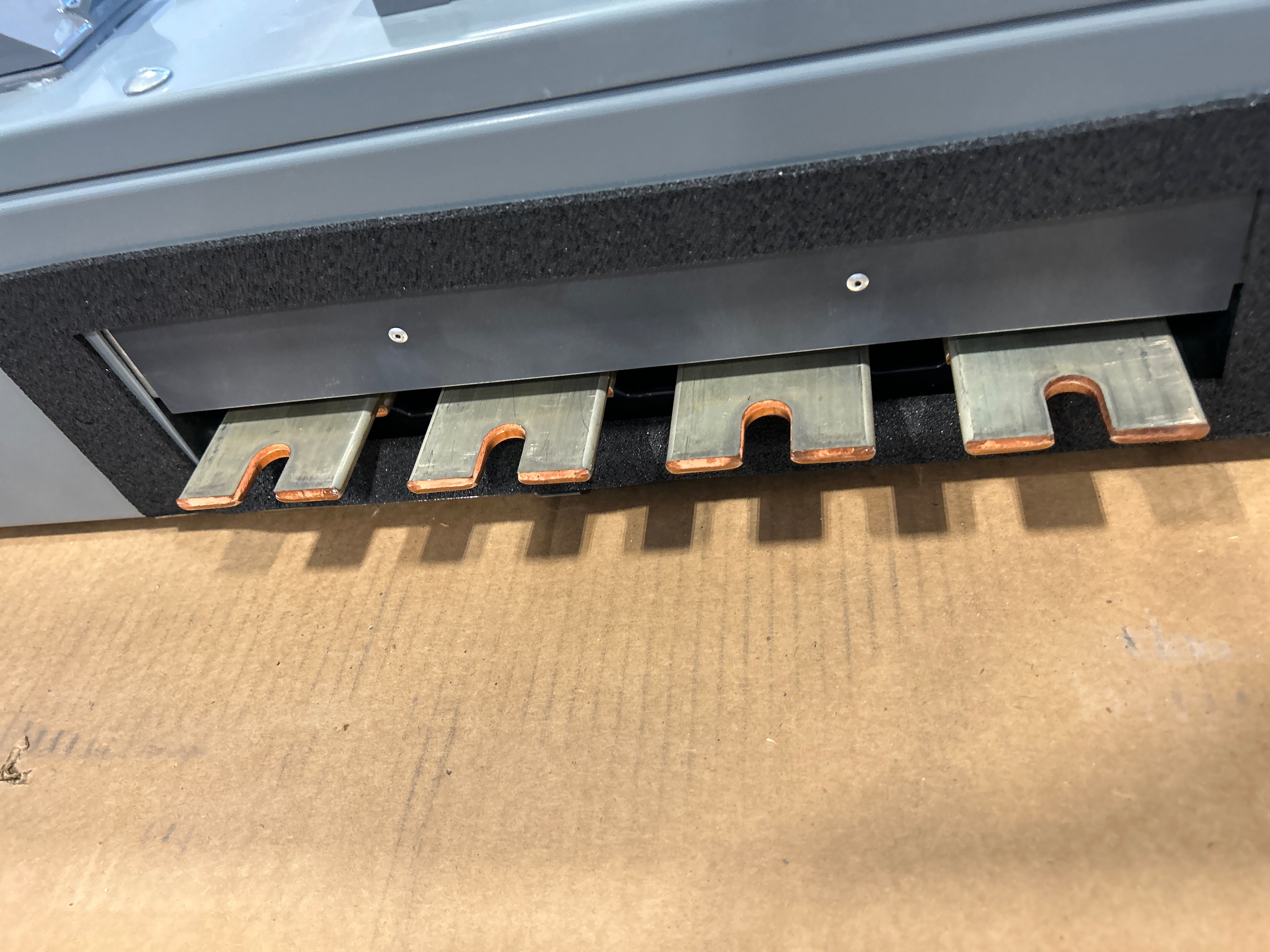 Square D EZMR315125CUX 3PH In / 1PH Out 5 Gang 125A Socket 1200A Copper Busbar Ringless Meter Stack