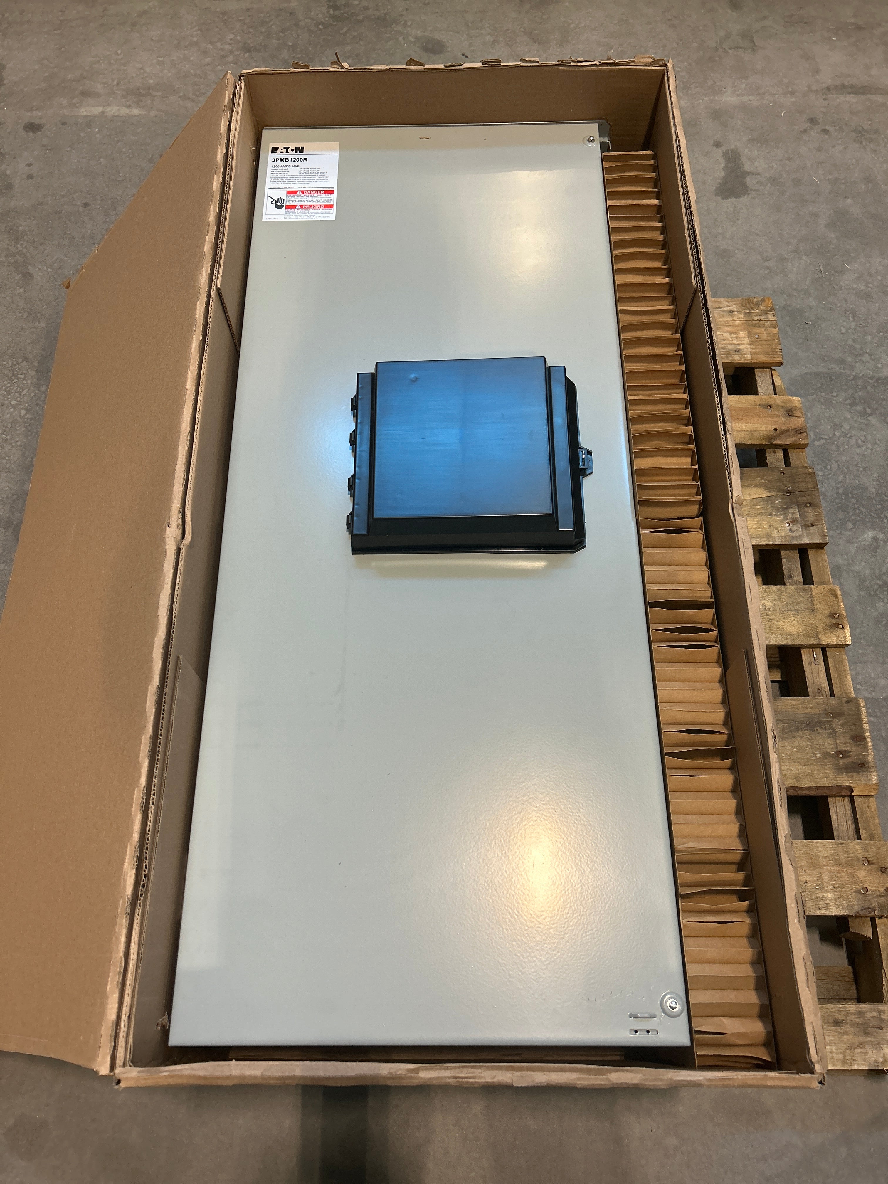 Eaton 3PMB1200R 3PH 1200A Main Disconnect w/ARMS Maintenance Mode