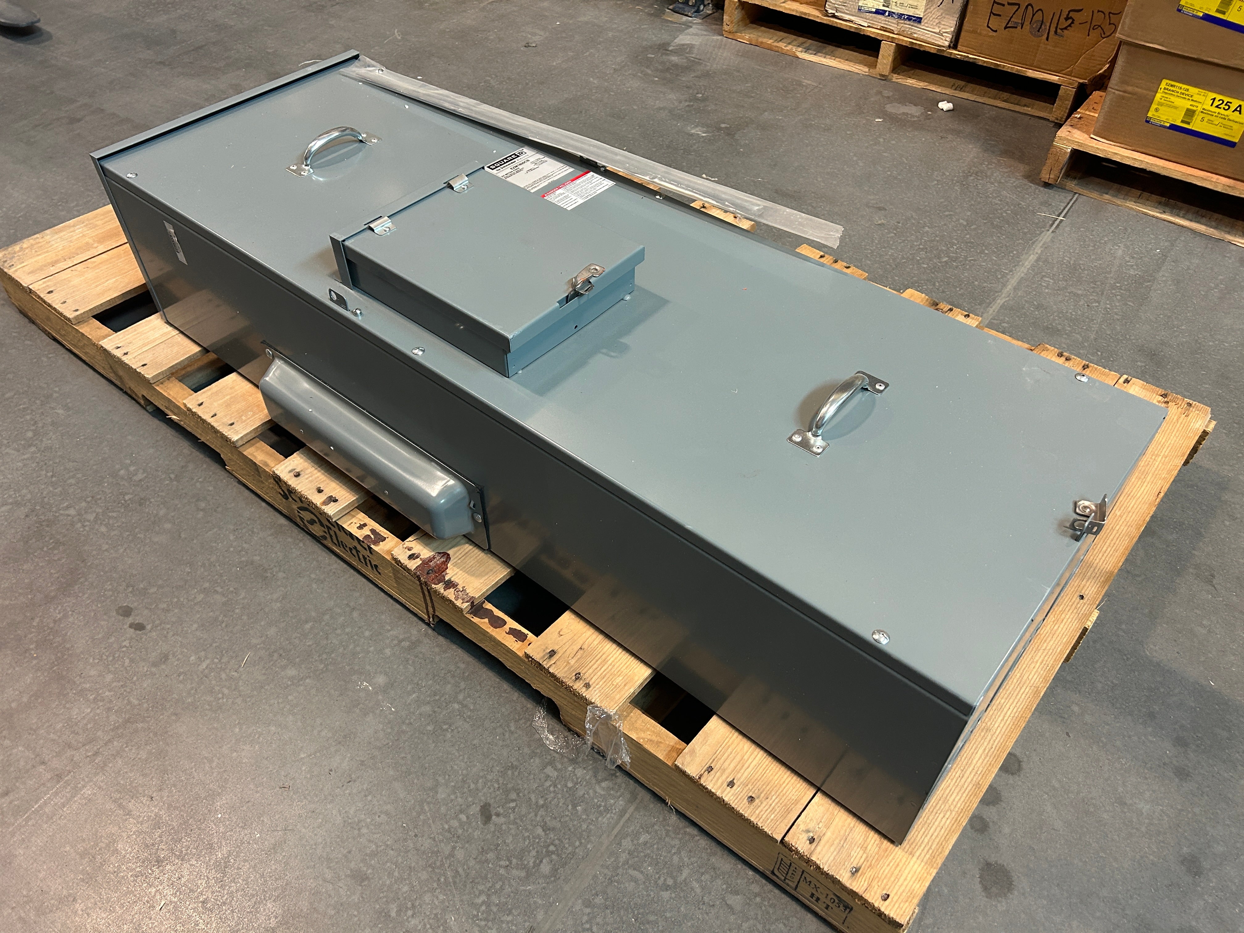 Square D EZM1800CB 800A Main Circuit Breaker Disconnect