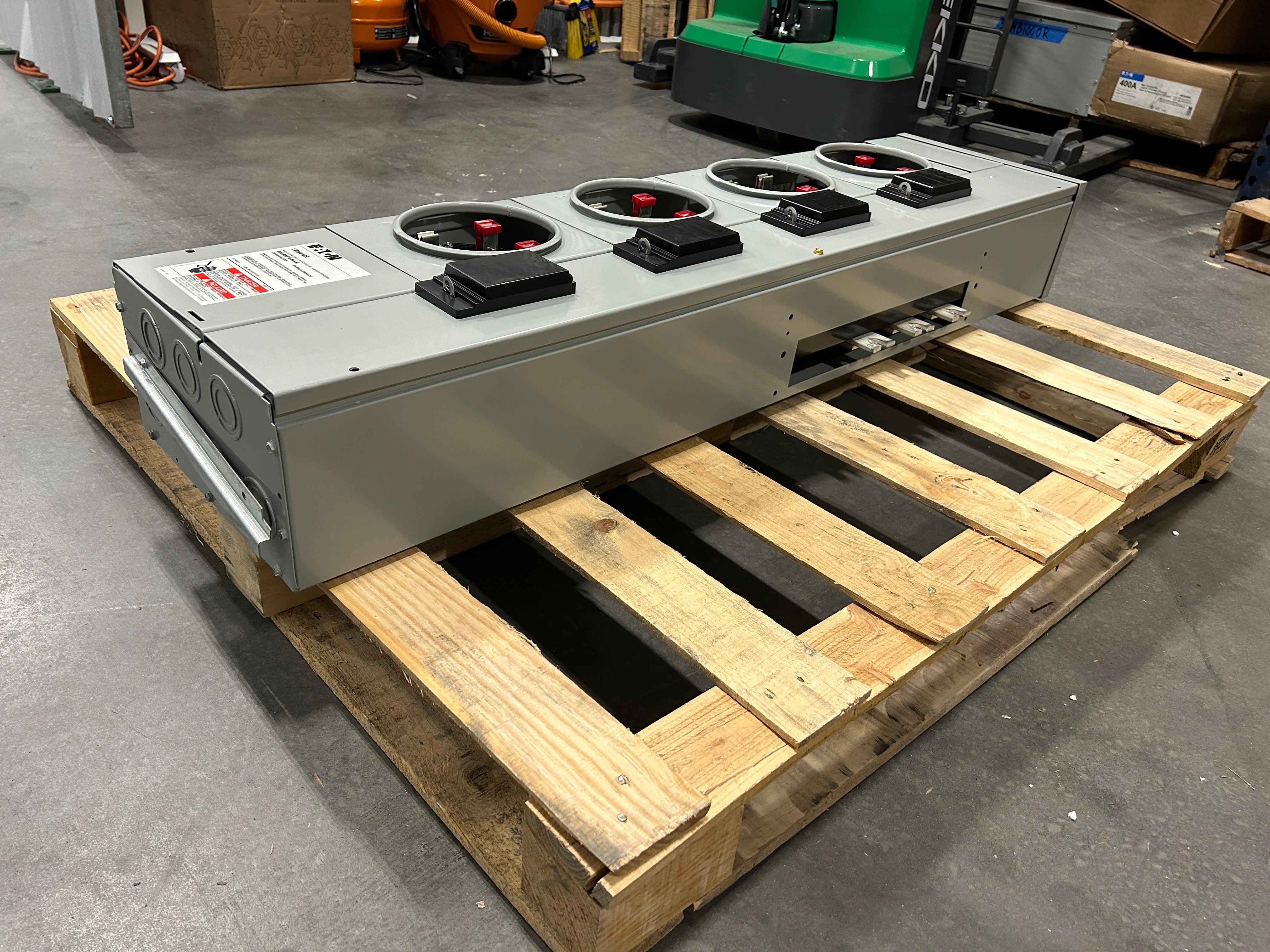 Eaton 1MM412R 1PH In / 1PH Out 4 Gang 125A Socket Ringed Meter Stack