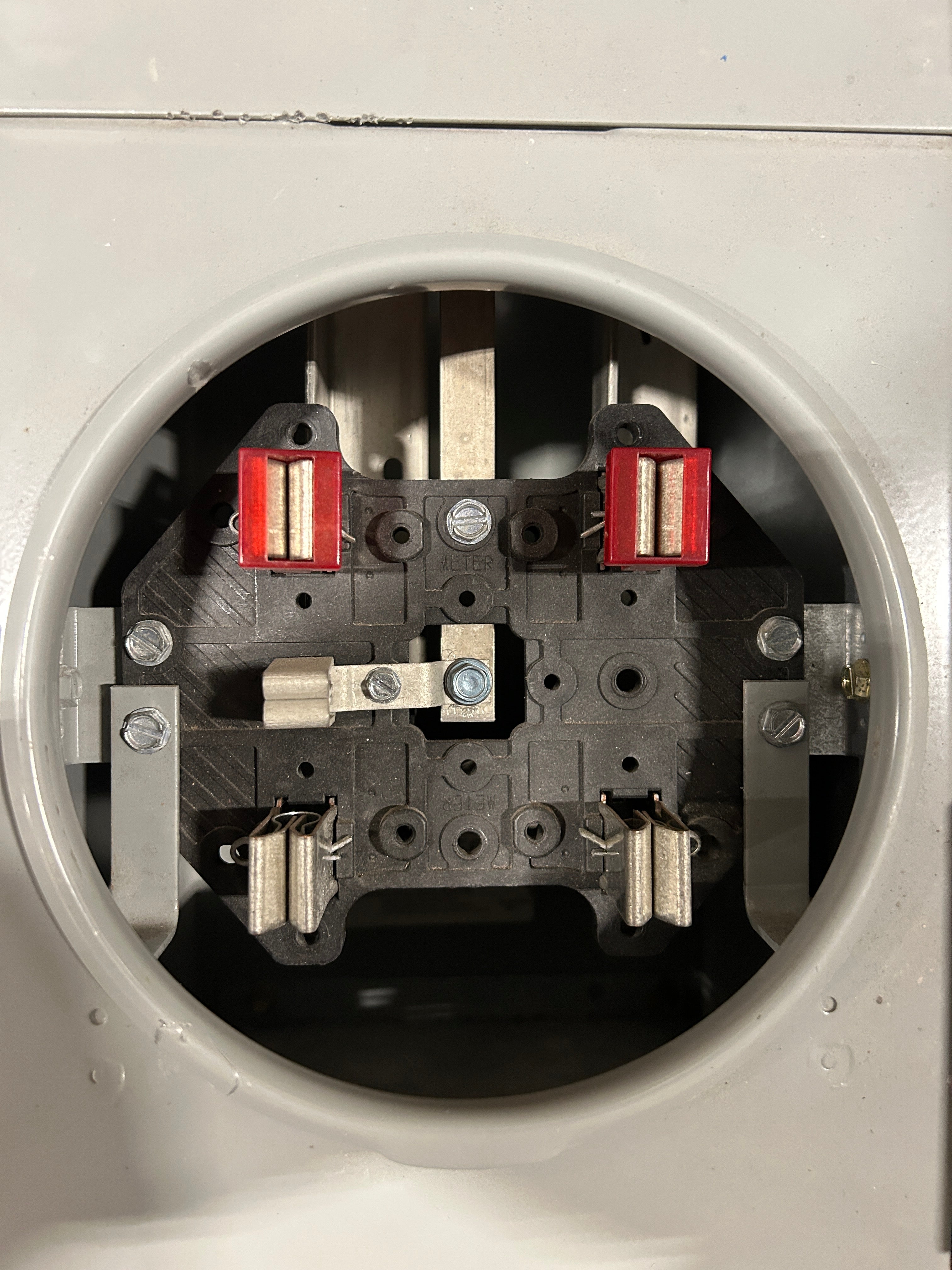 Eaton 3MM412R12P 3PH In / 1PH Out 4 Gang 125A Socket Ringed 1200A Copper Bus Meter Stack