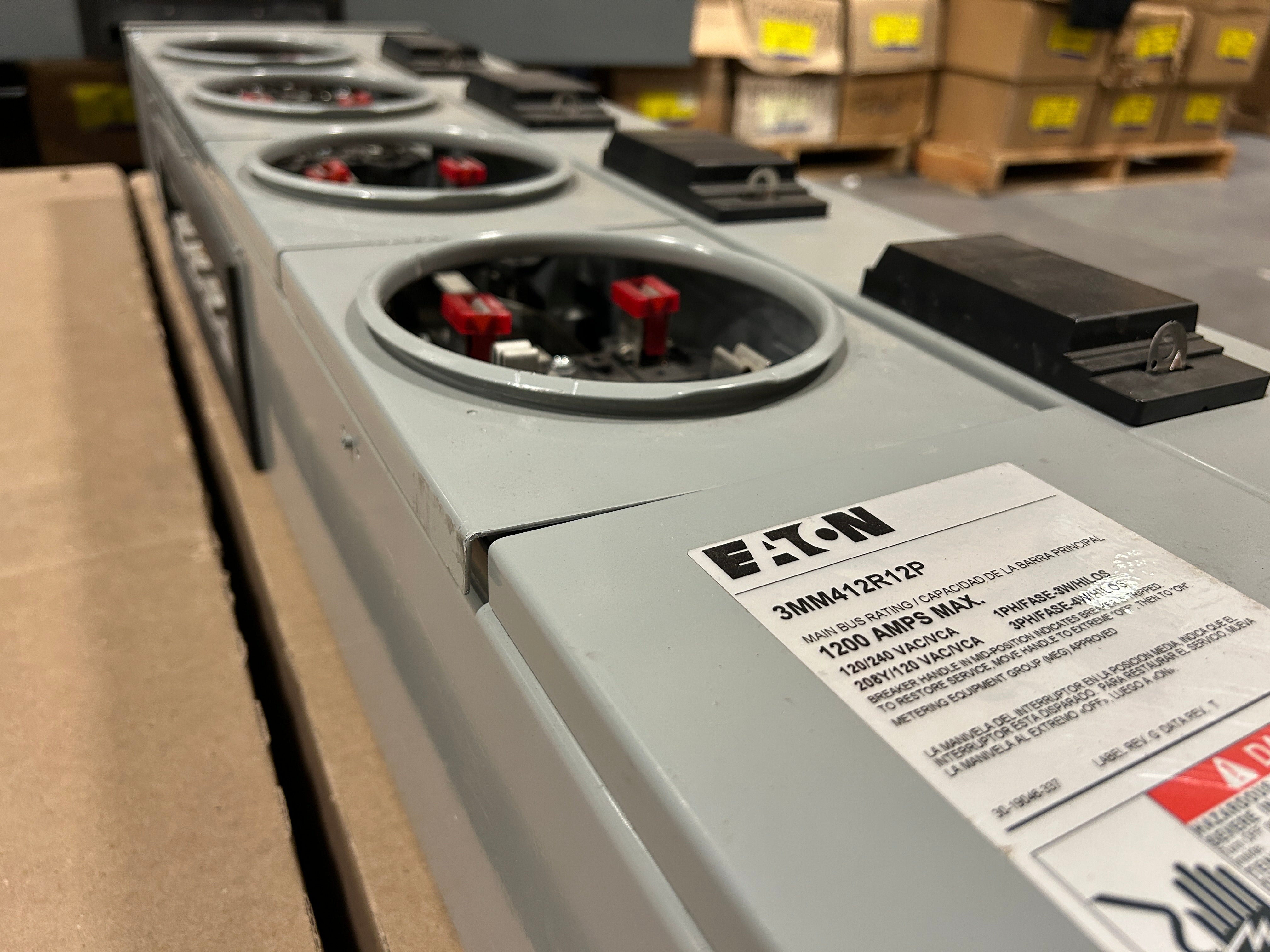 Eaton 3MM412R12P 3PH In / 1PH Out 4 Gang 125A Socket Ringed 1200A Copper Bus Meter Stack