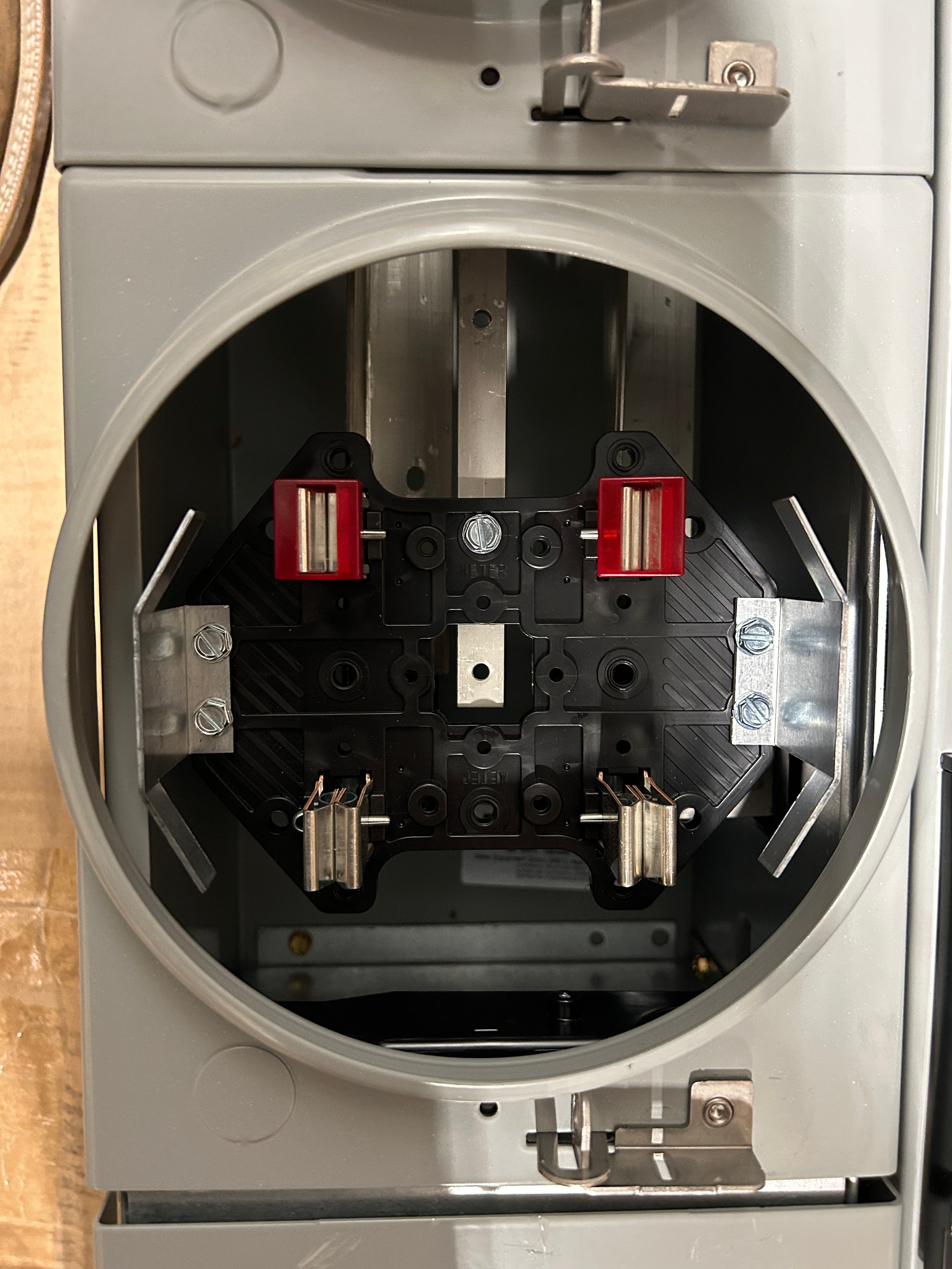 Eaton 1MM412RRL 1PH In /1PH Out 4 Gang 125A Socket Ringless Meter Stack