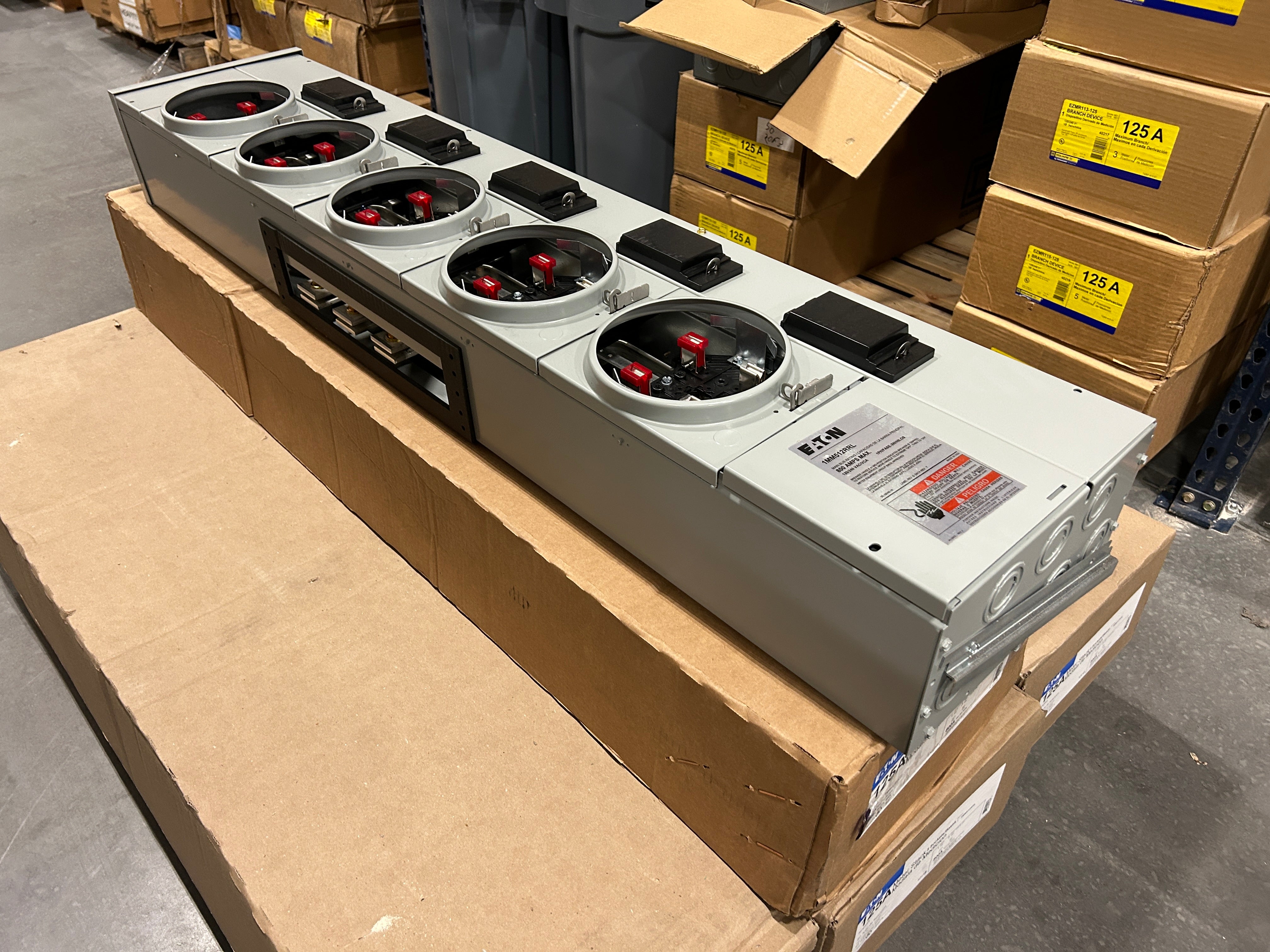 Eaton 1MM512RRL 1PH In / 1PH Out 5 Gang 125A Socket Ringless Meter Stack