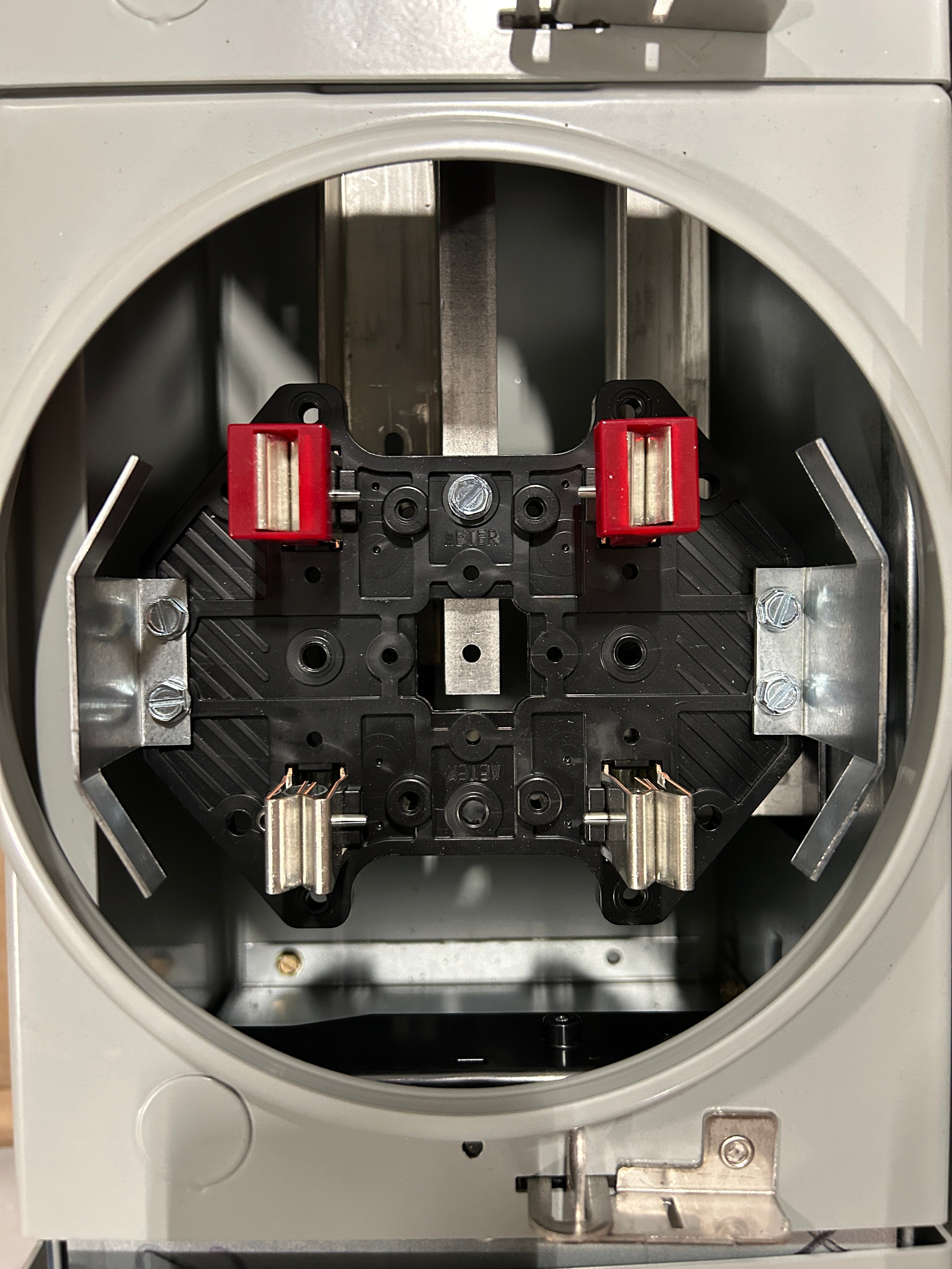 Eaton 1MM512RRL 1PH In / 1PH Out 5 Gang 125A Socket Ringless Meter Stack