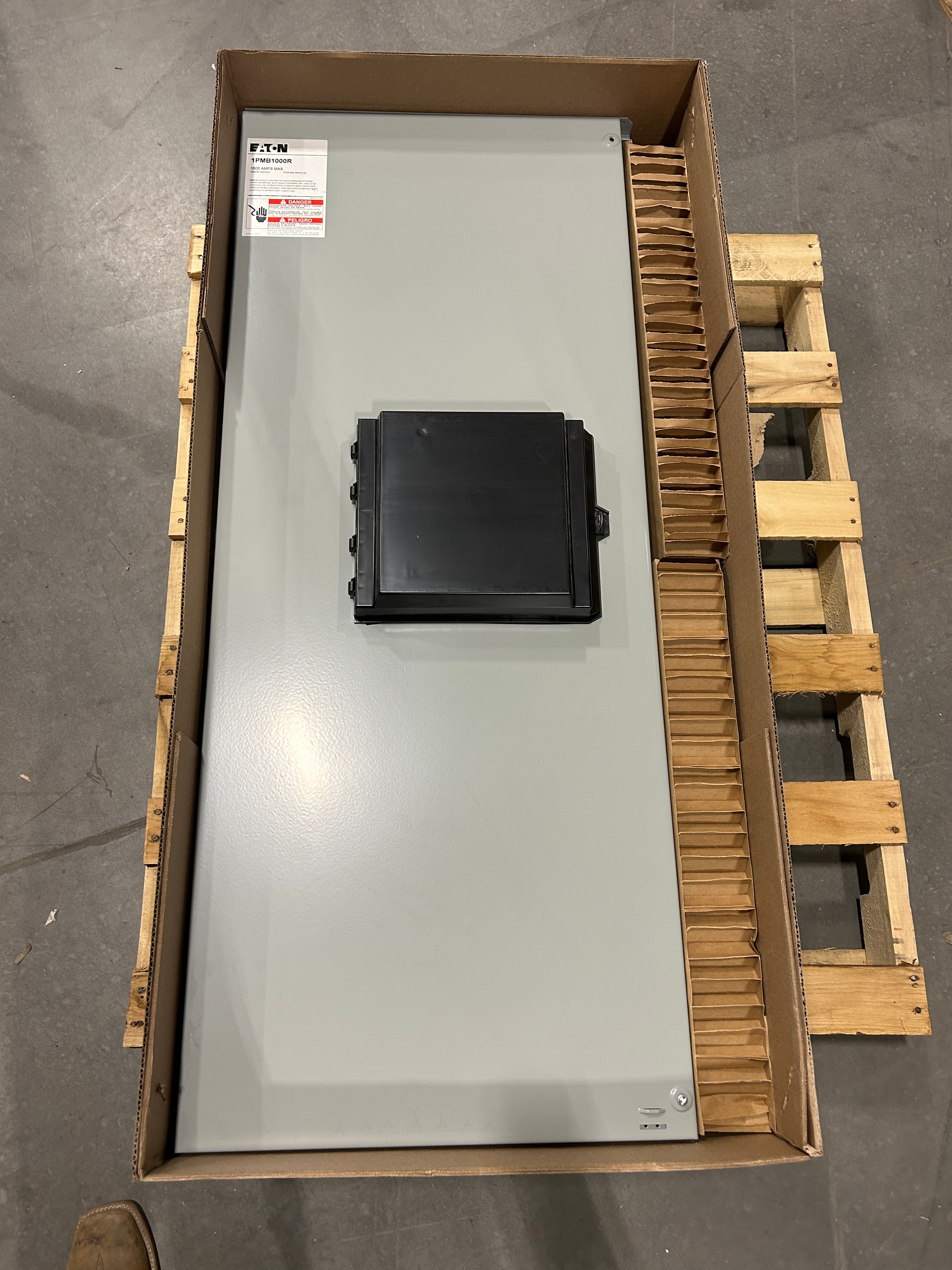 Eaton 1PMB1000R 1000A Single Phase Main Disconnect With Arcflash Reduction Maintenance System