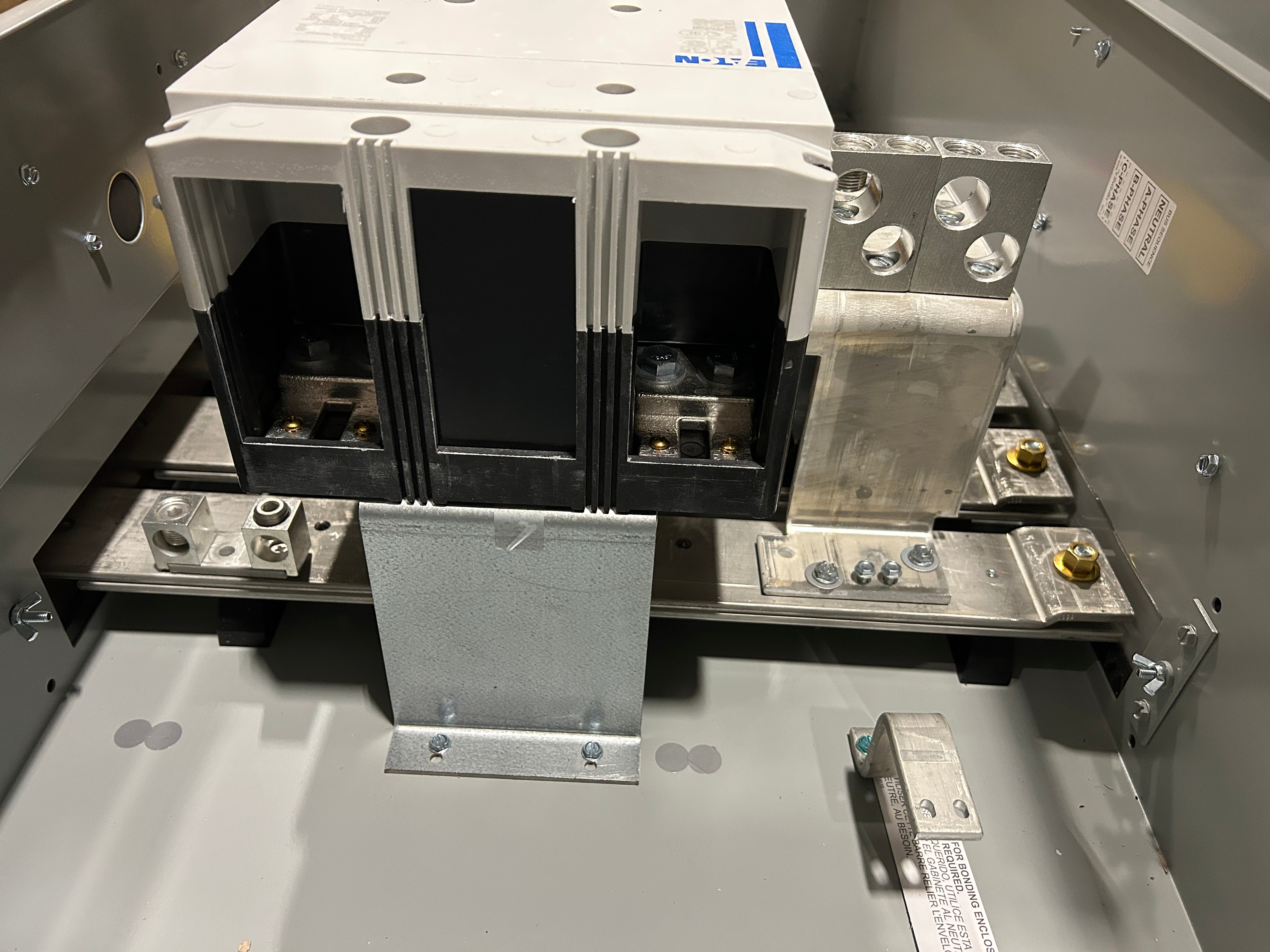 Eaton 1PMB1000R 1000A Single Phase Main Disconnect With Arcflash Reduction Maintenance System