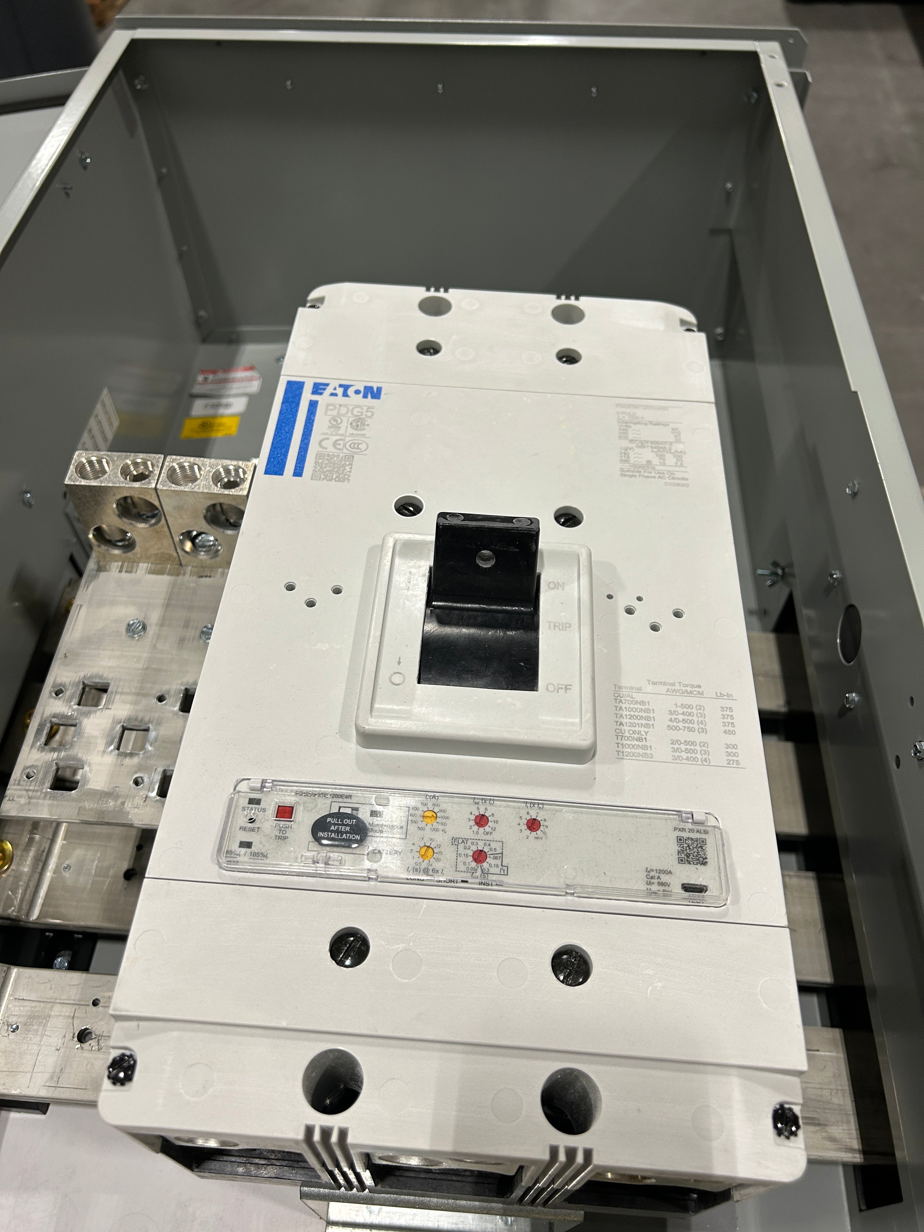 Eaton 3PMB1000R 3 Phase 1000A Main Disconnect w/ARMS Maintenance Mode