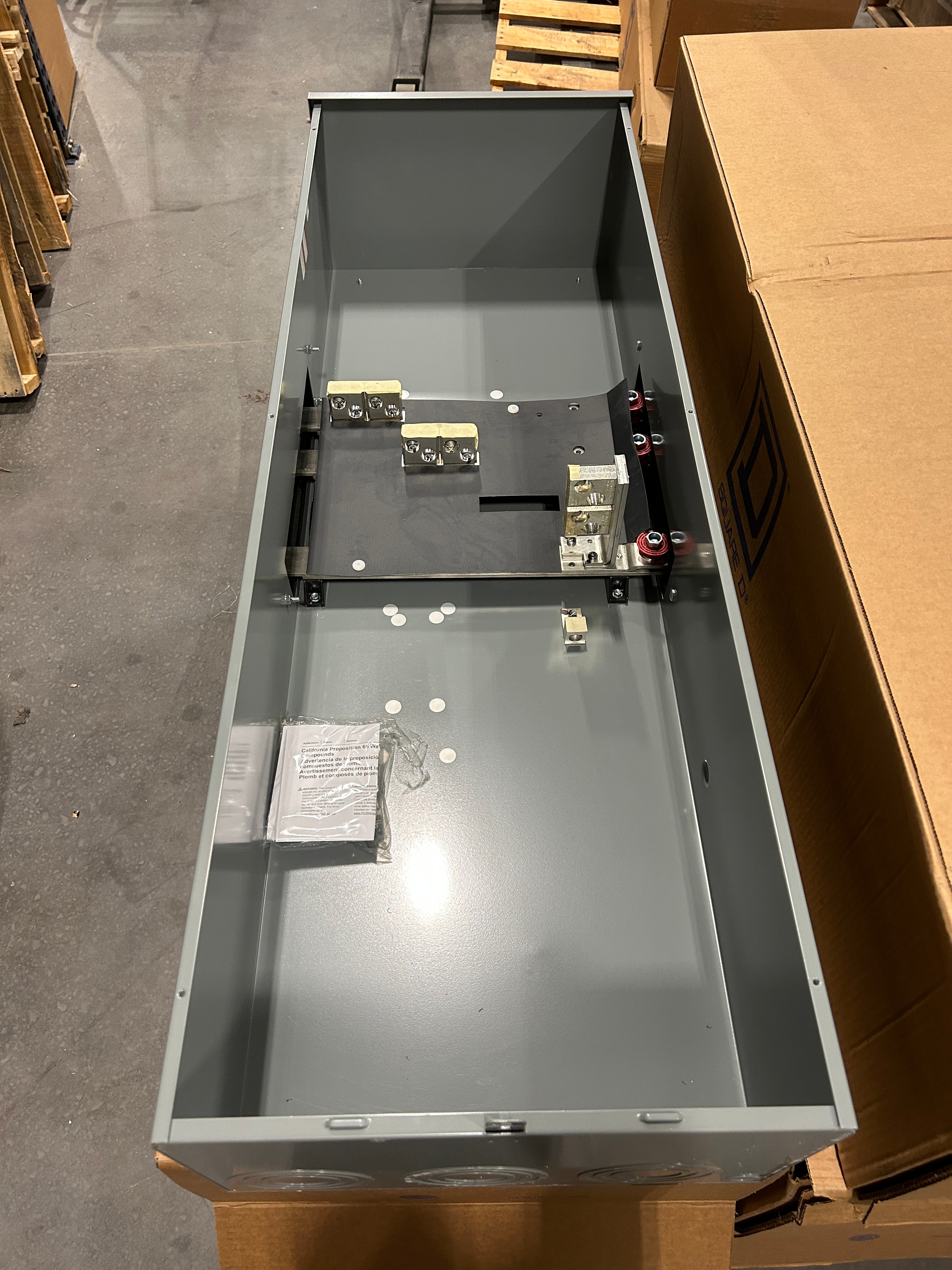 Square D EZM1800TB 800A Main Tap Box