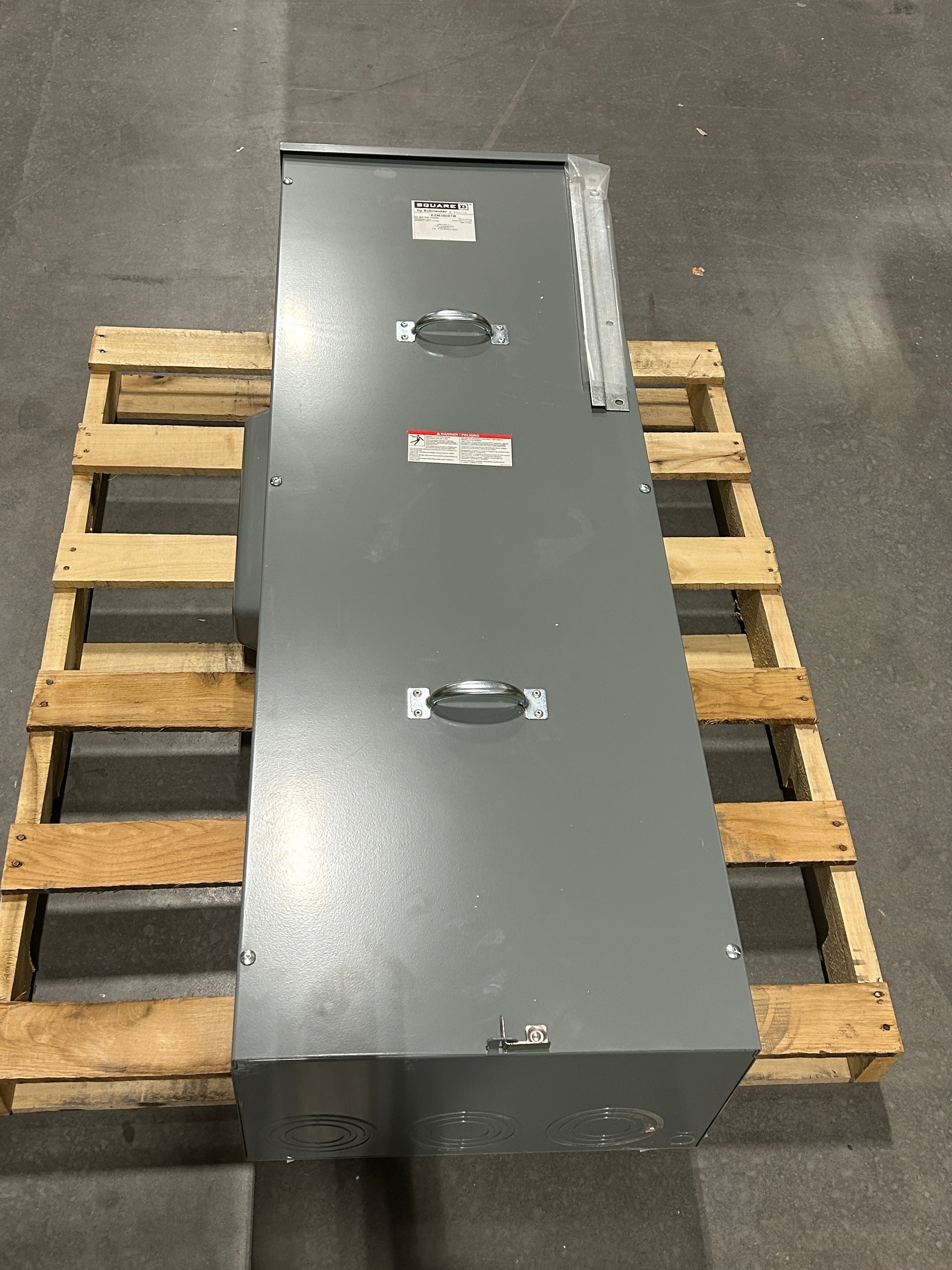 Square D EZM3800TB 800A Main Tap Box