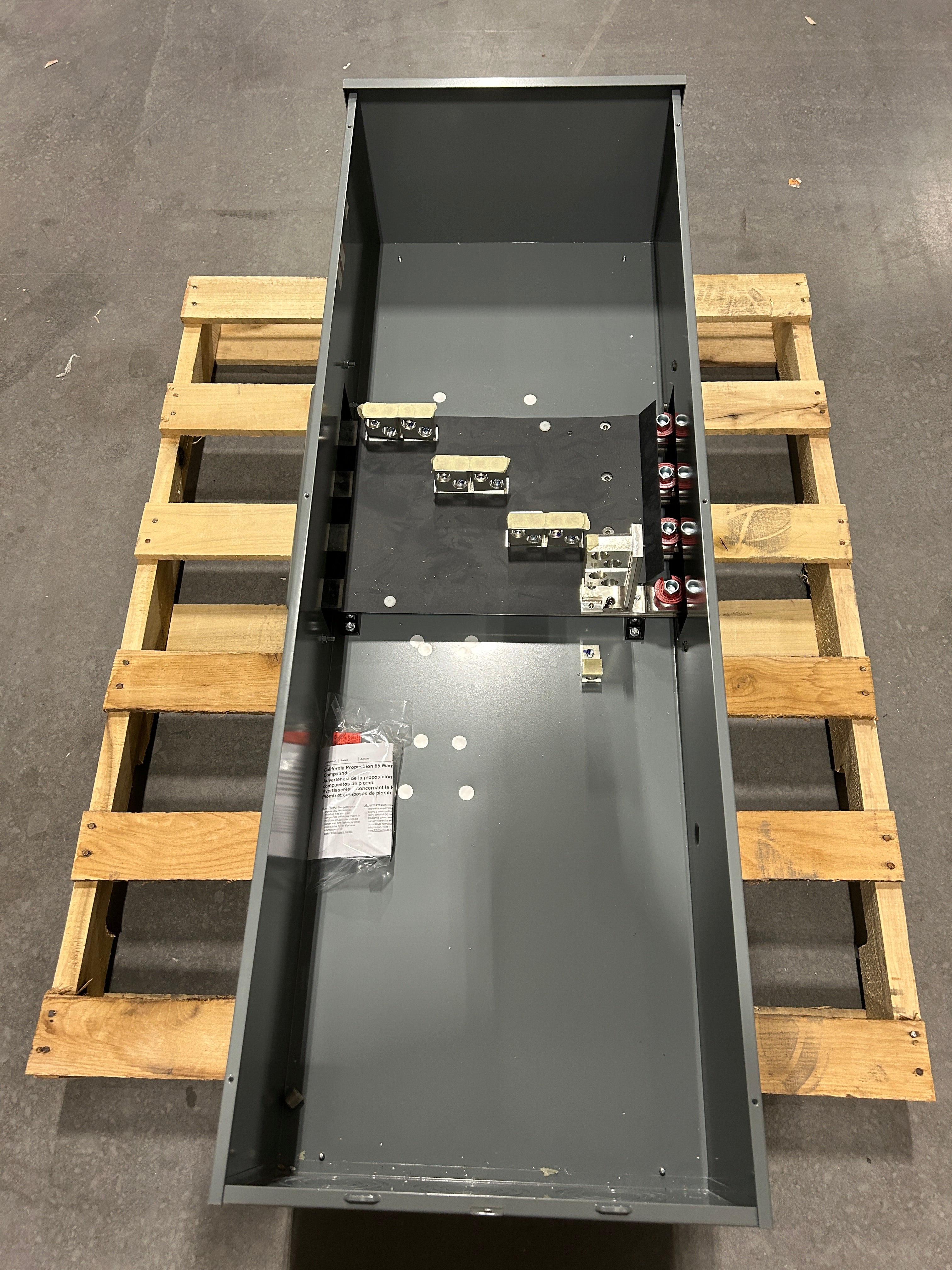 Square D EZM3800TB 800A Main Tap Box