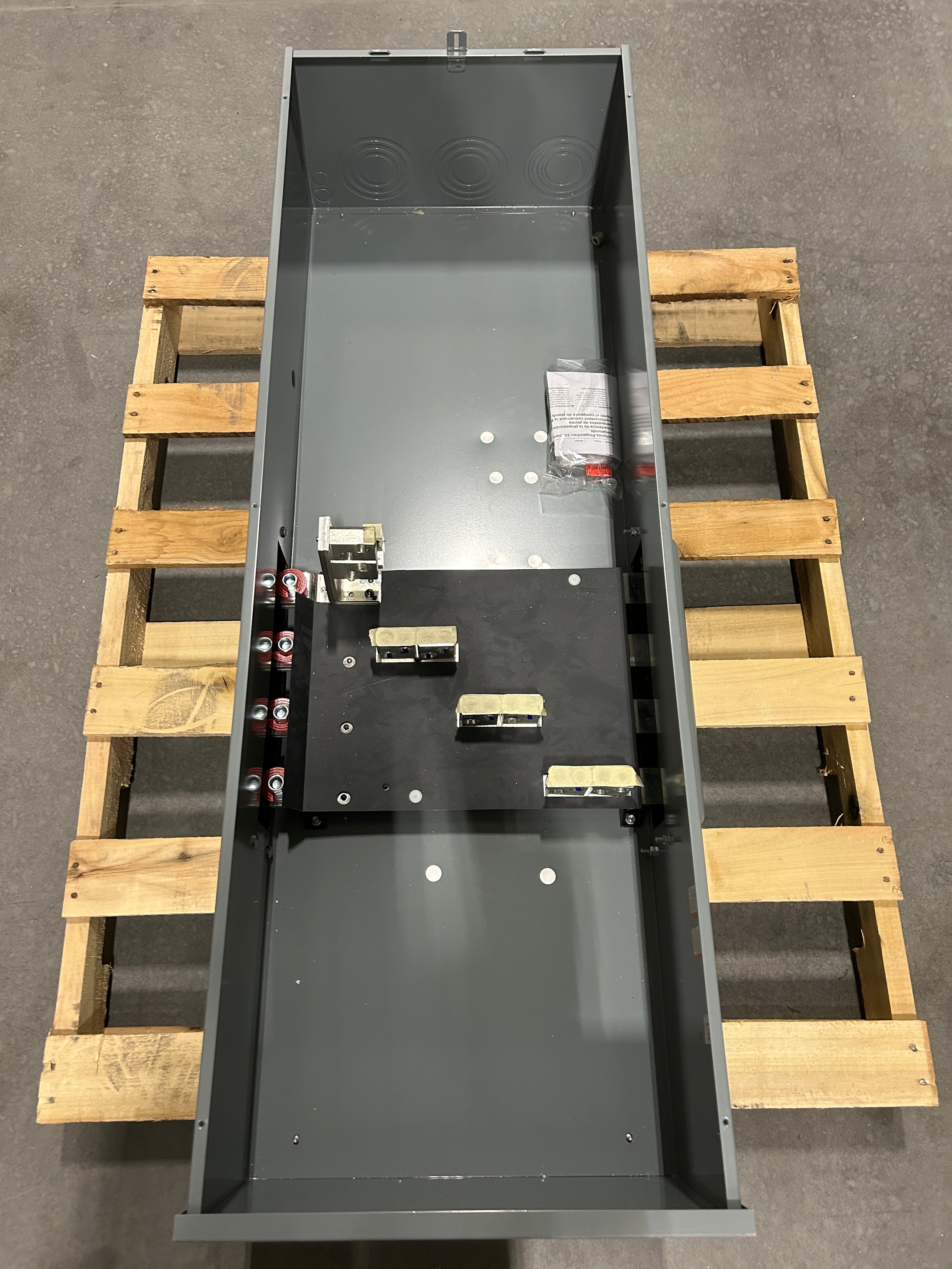 Square D EZM3800TB 800A Main Tap Box