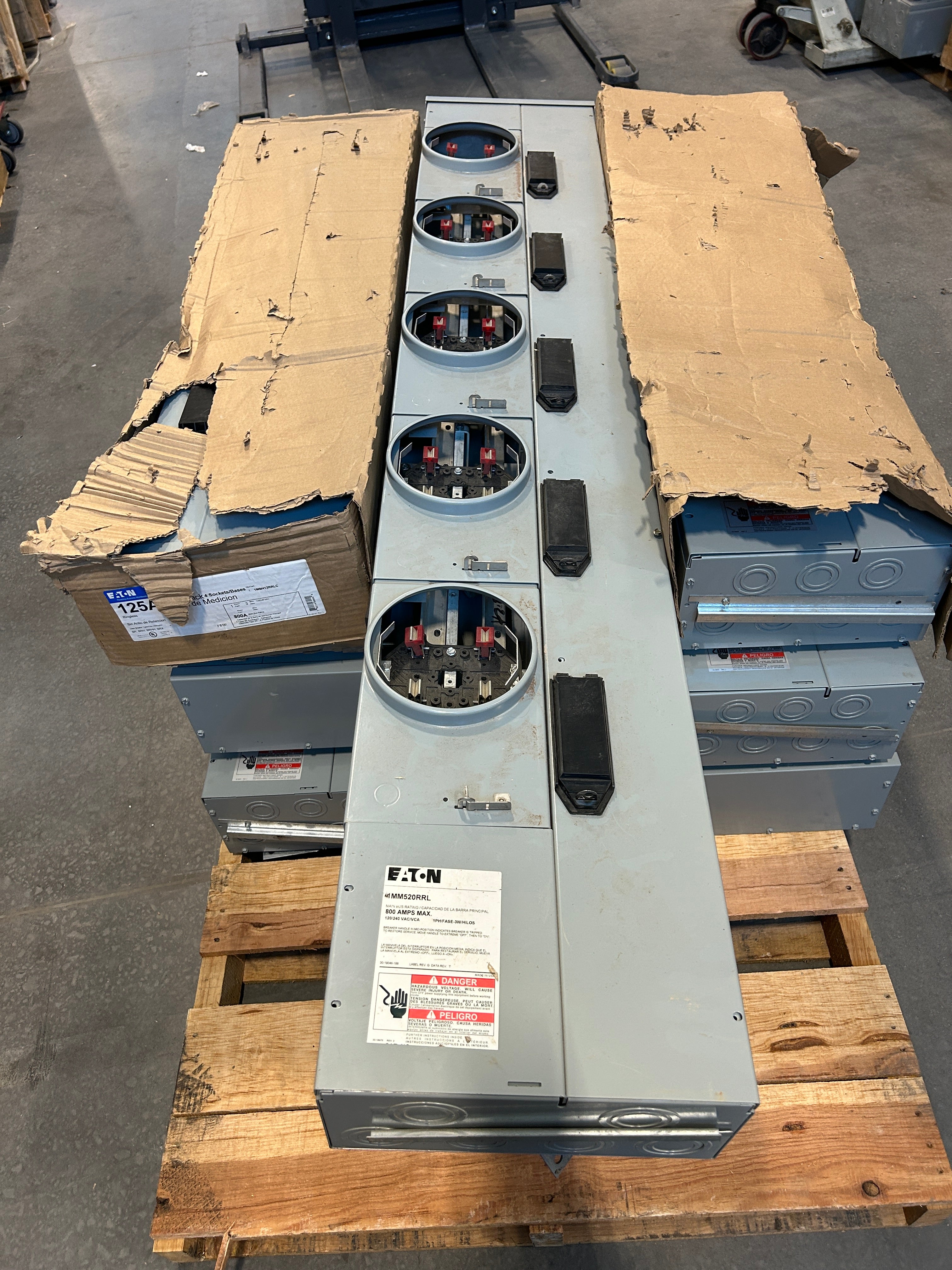Eaton 1MM520RRL Single Phase 5-Gang 200A Socket Ringless Meter Stack