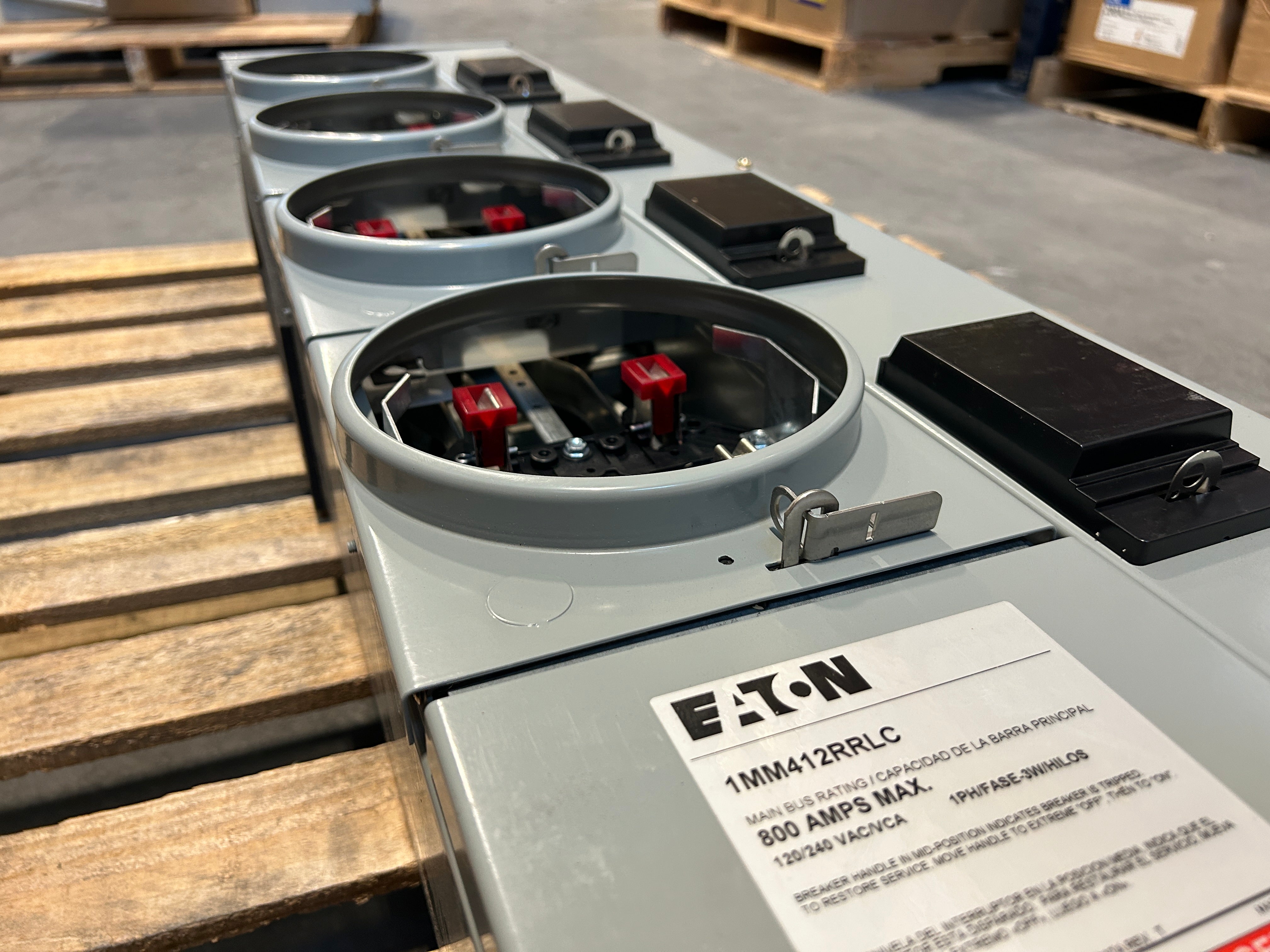 Eaton 1MM412RRLC 1PH In / 1PH Out 4 Gang 125A Socket Ringless Meter Stack