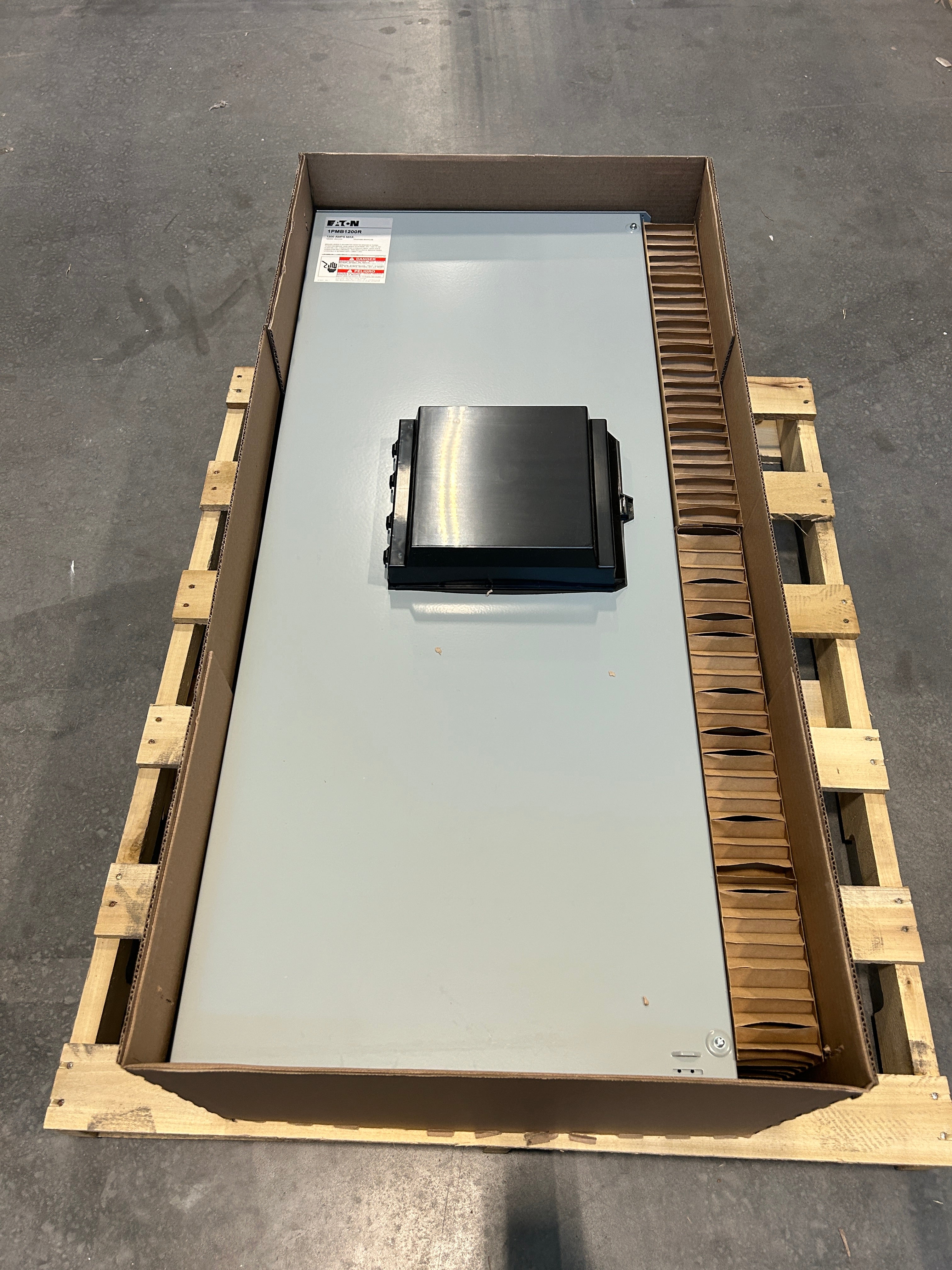 Eaton 1PMB1200R 1200A Single Phase Main Disconnect With Arcflash Reduction Maintenance System