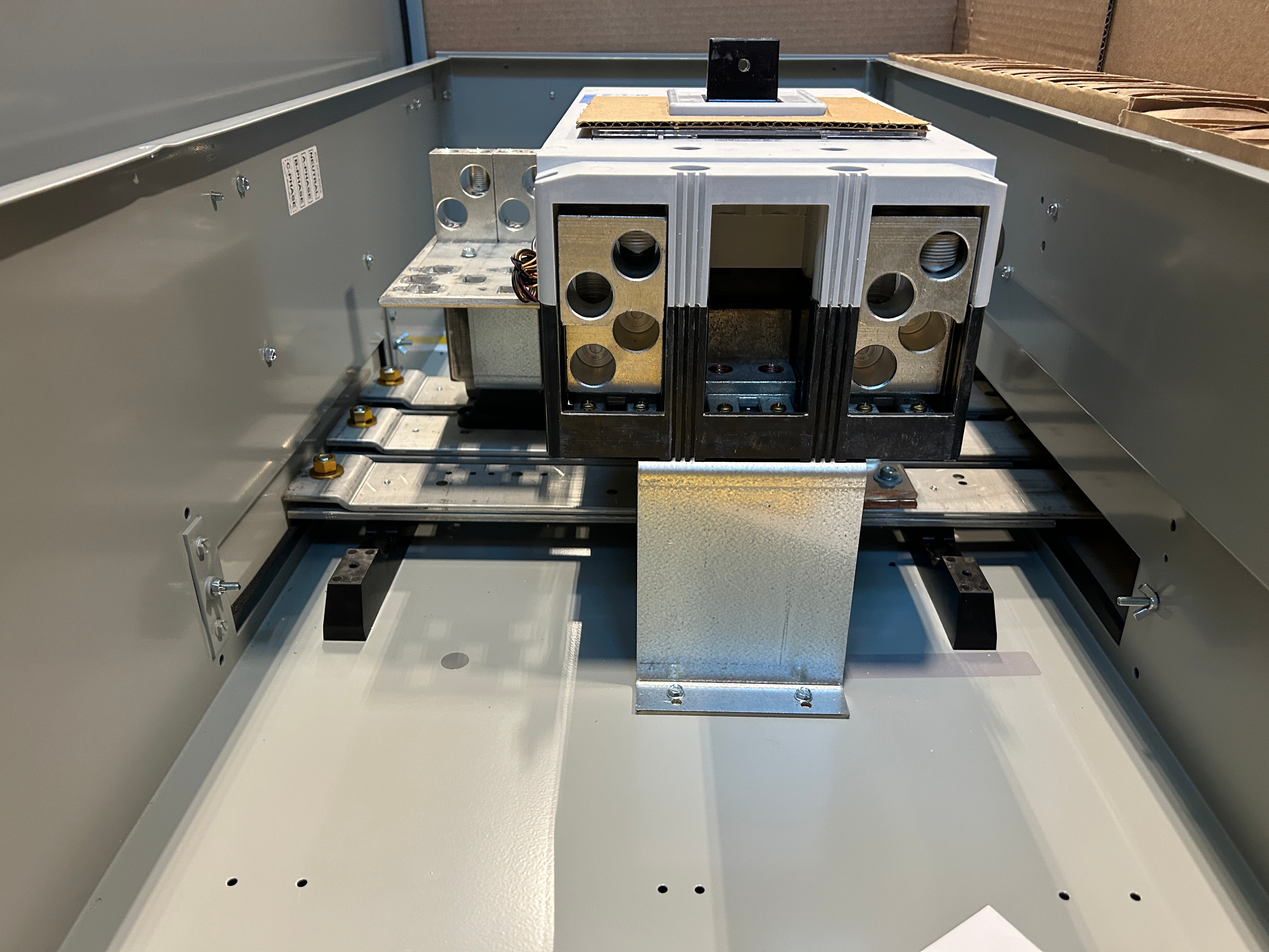 Eaton 1PMB1200R 1200A Single Phase Main Disconnect With Arcflash Reduction Maintenance System