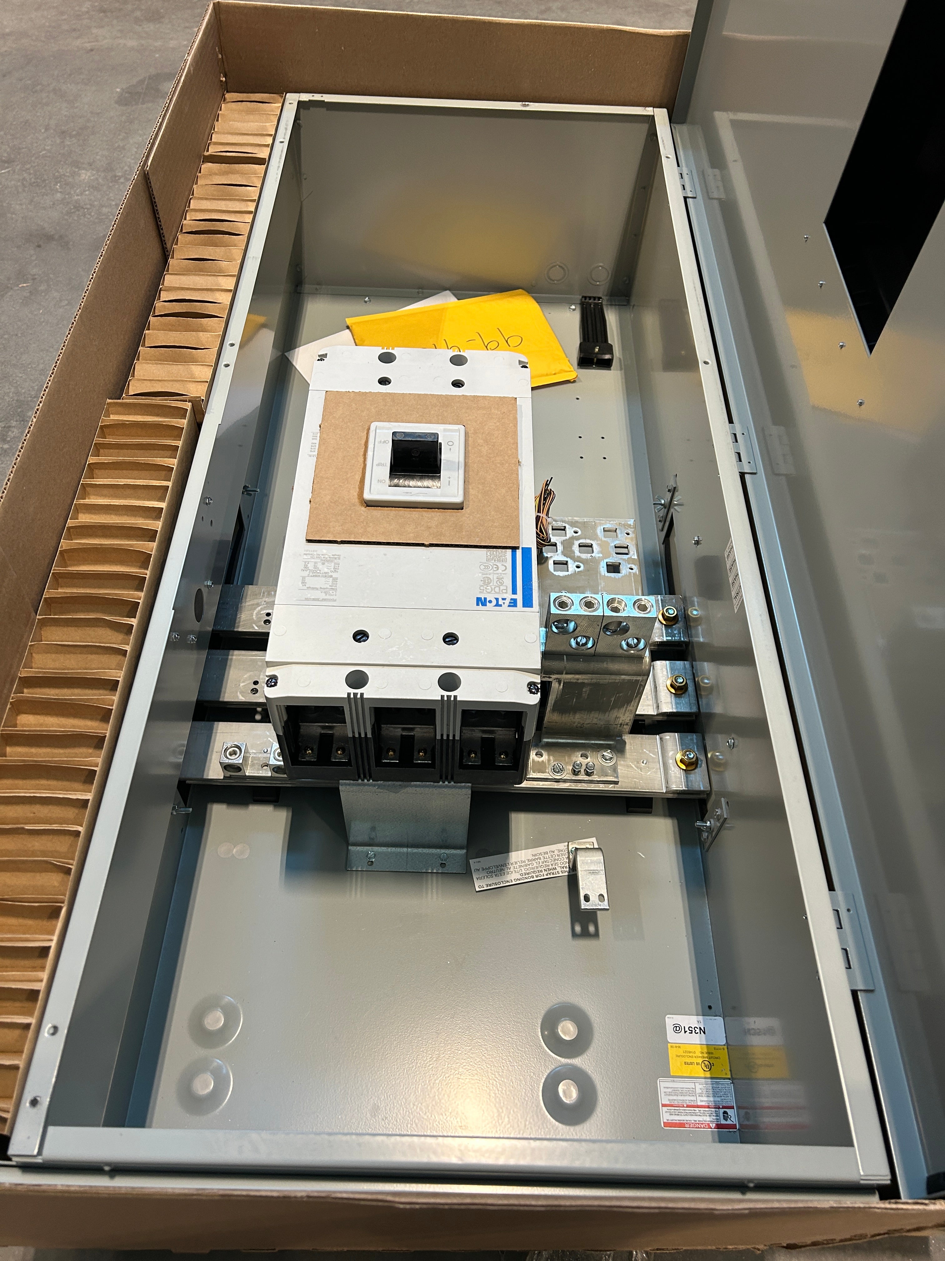 Eaton 1PMB1200R 1200A Single Phase Main Disconnect With Arcflash Reduction Maintenance System