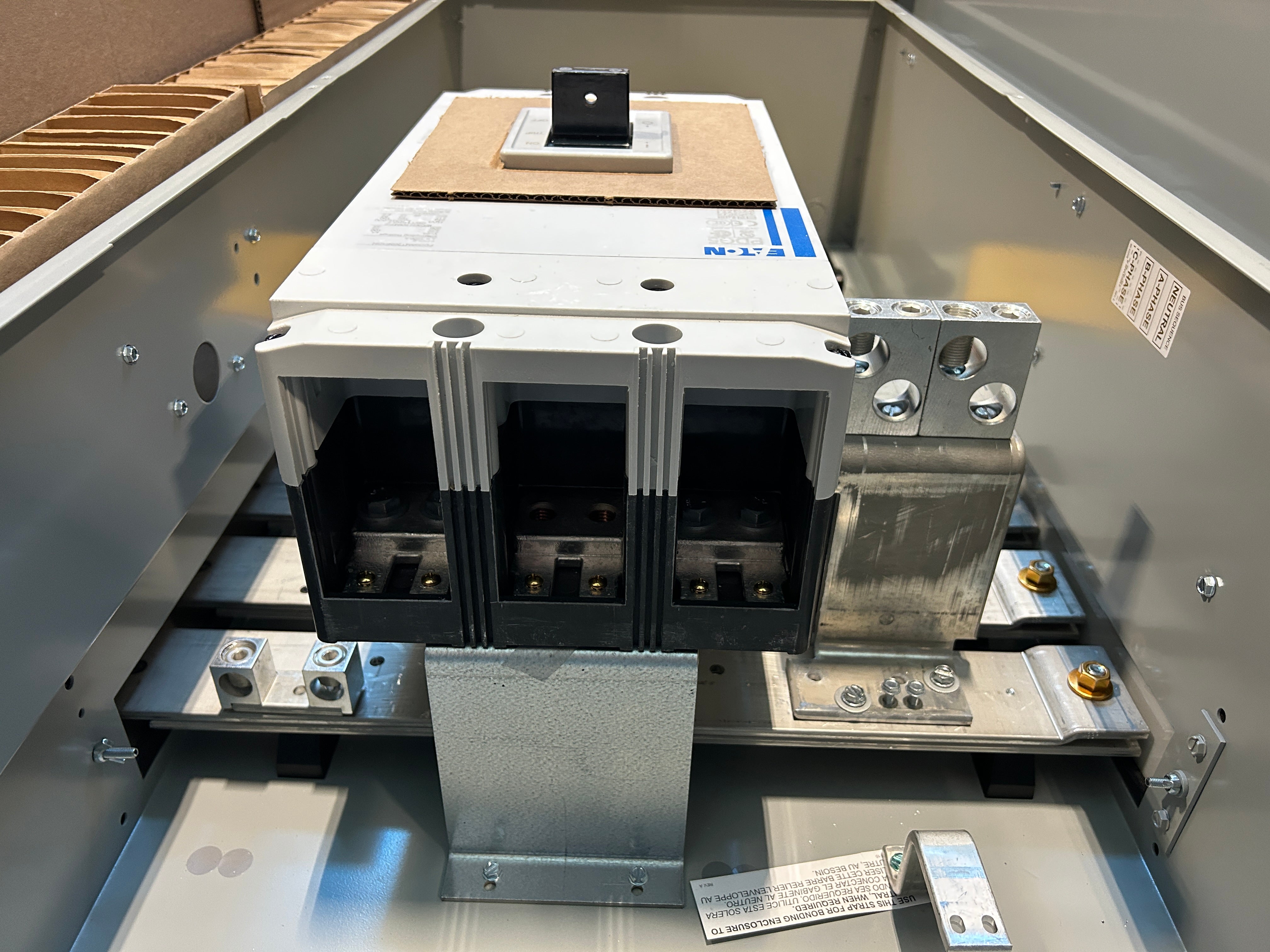 Eaton 1PMB1200R 1200A Single Phase Main Disconnect With Arcflash Reduction Maintenance System