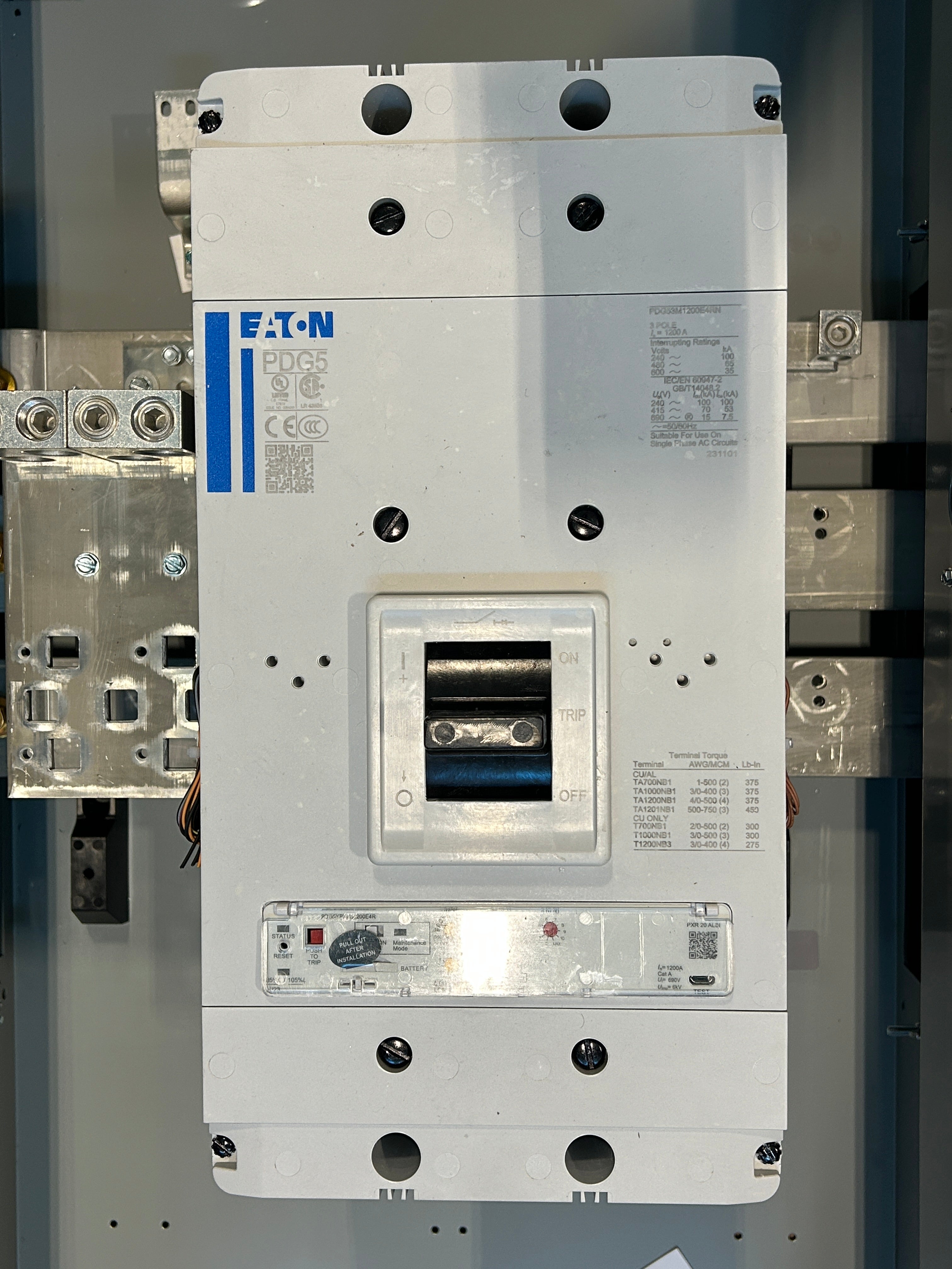 Eaton 1PMB1200R 1200A Single Phase Main Disconnect With Arcflash Reduction Maintenance System