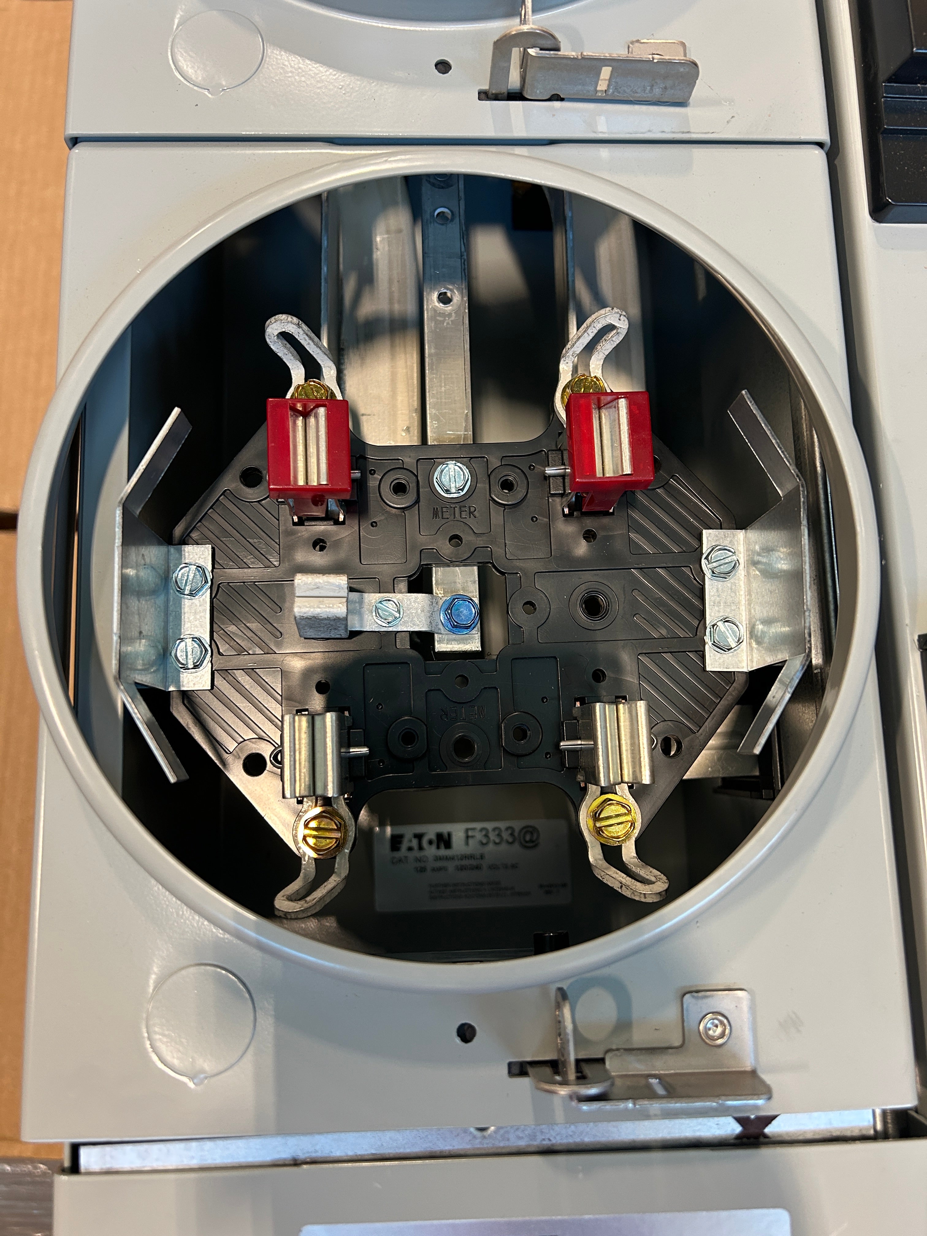 Eaton 3MM412RRLB 3PH In / 1PH Out 4 Gang 125A Socket Ringless Horn Bypass Meter Stack