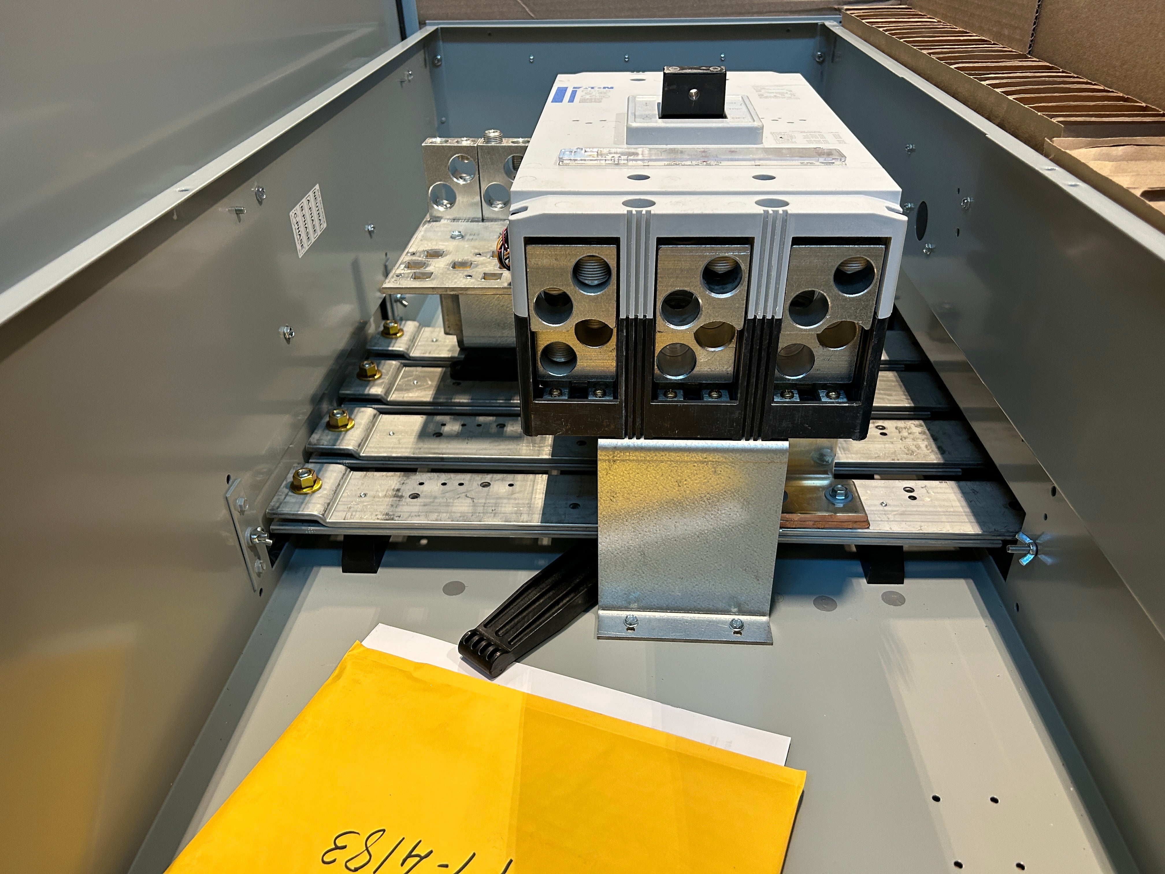 Eaton 3PMB1200R 3PH 1200A Main Disconnect w/ARMS Maintenance Mode