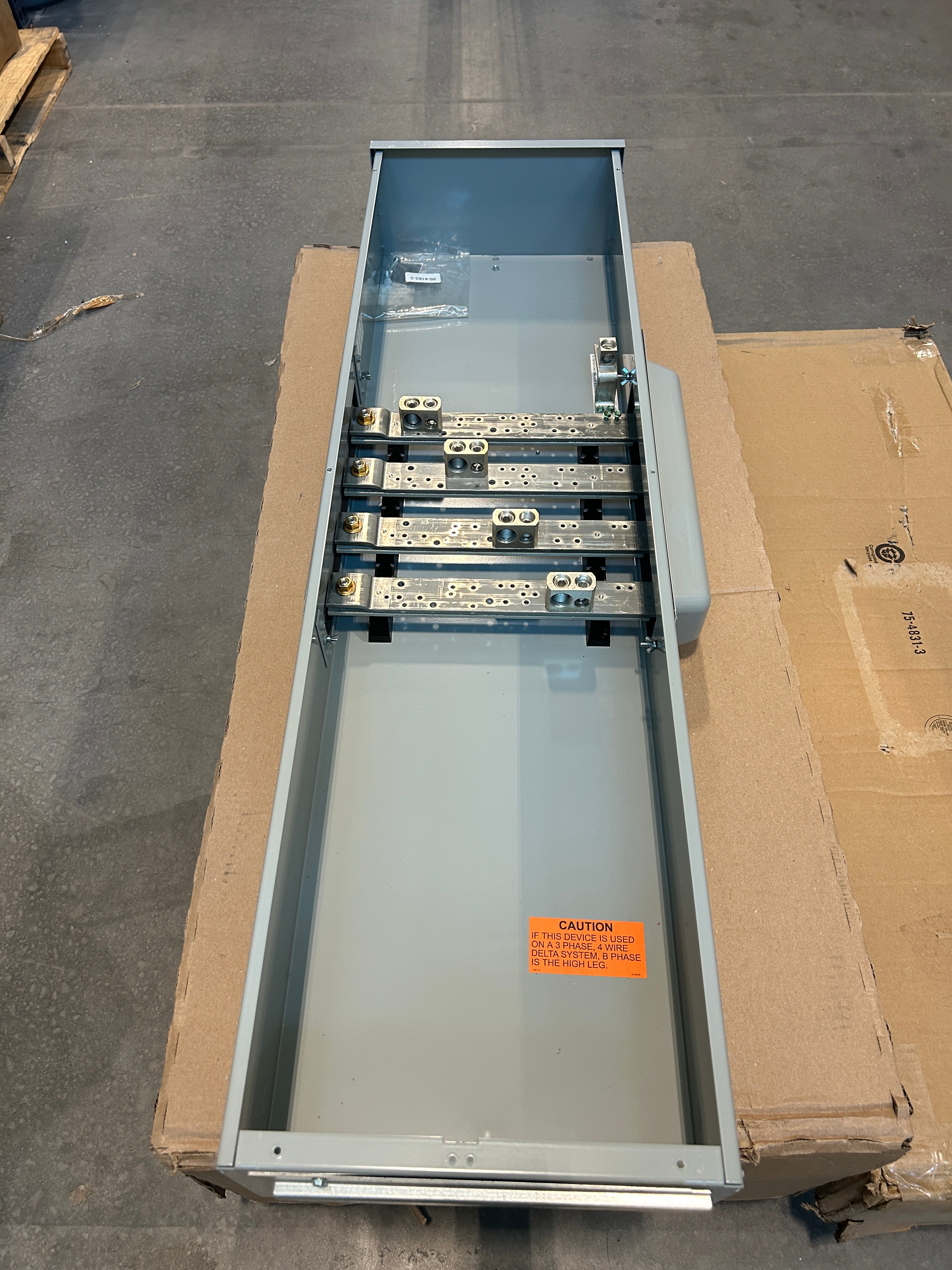 Eaton 3MTB400R 400A 3PH Main Tap Box