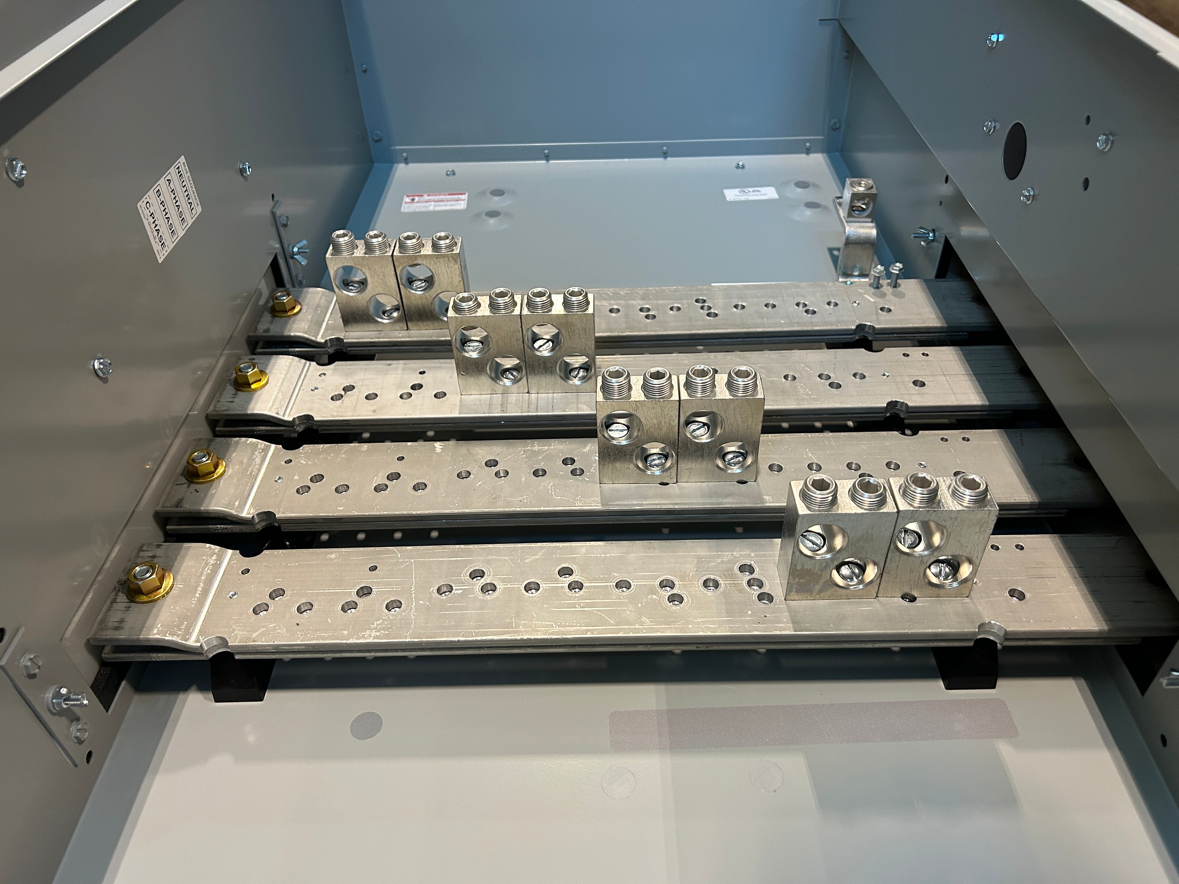 Eaton 3MTB1200R 1200A Three Phase Main Tap Box