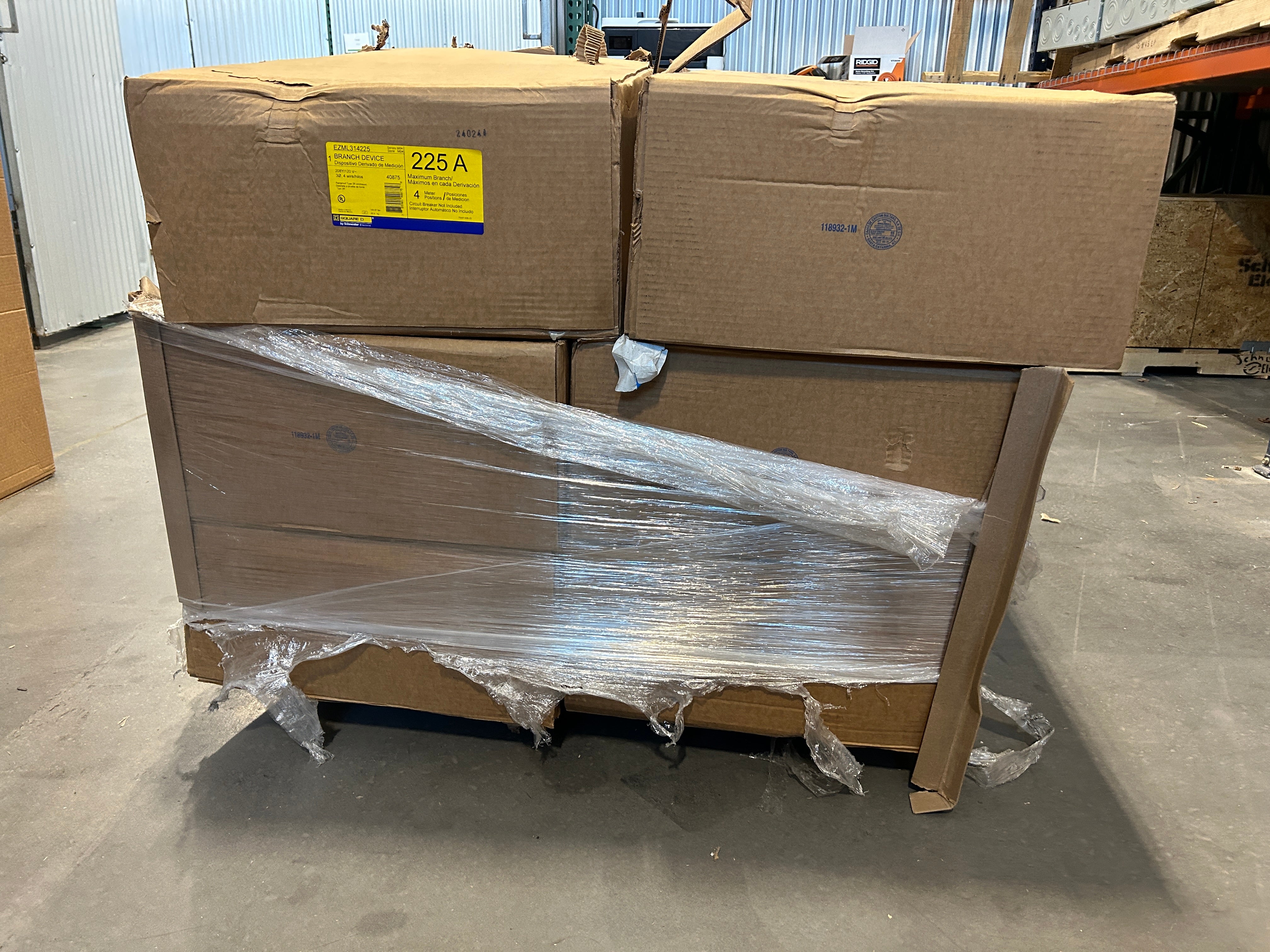 Square D EZML314225 3PH In / 1PH Out 4 Gang 225A Socket Ringless Lever Bypass Meter Stack