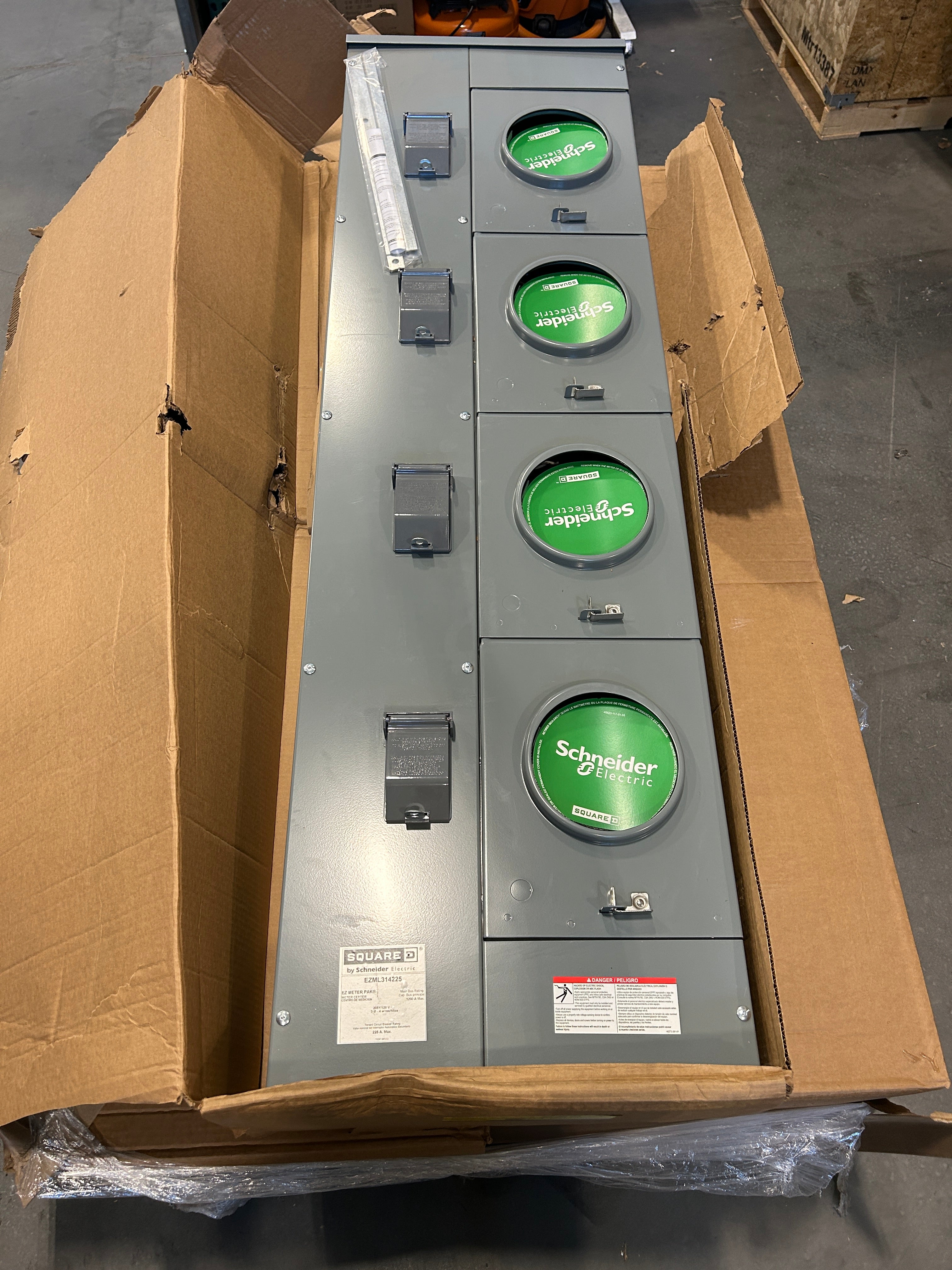 Square D EZML314225 3PH In / 1PH Out 4 Gang 225A Socket Ringless Lever Bypass Meter Stack