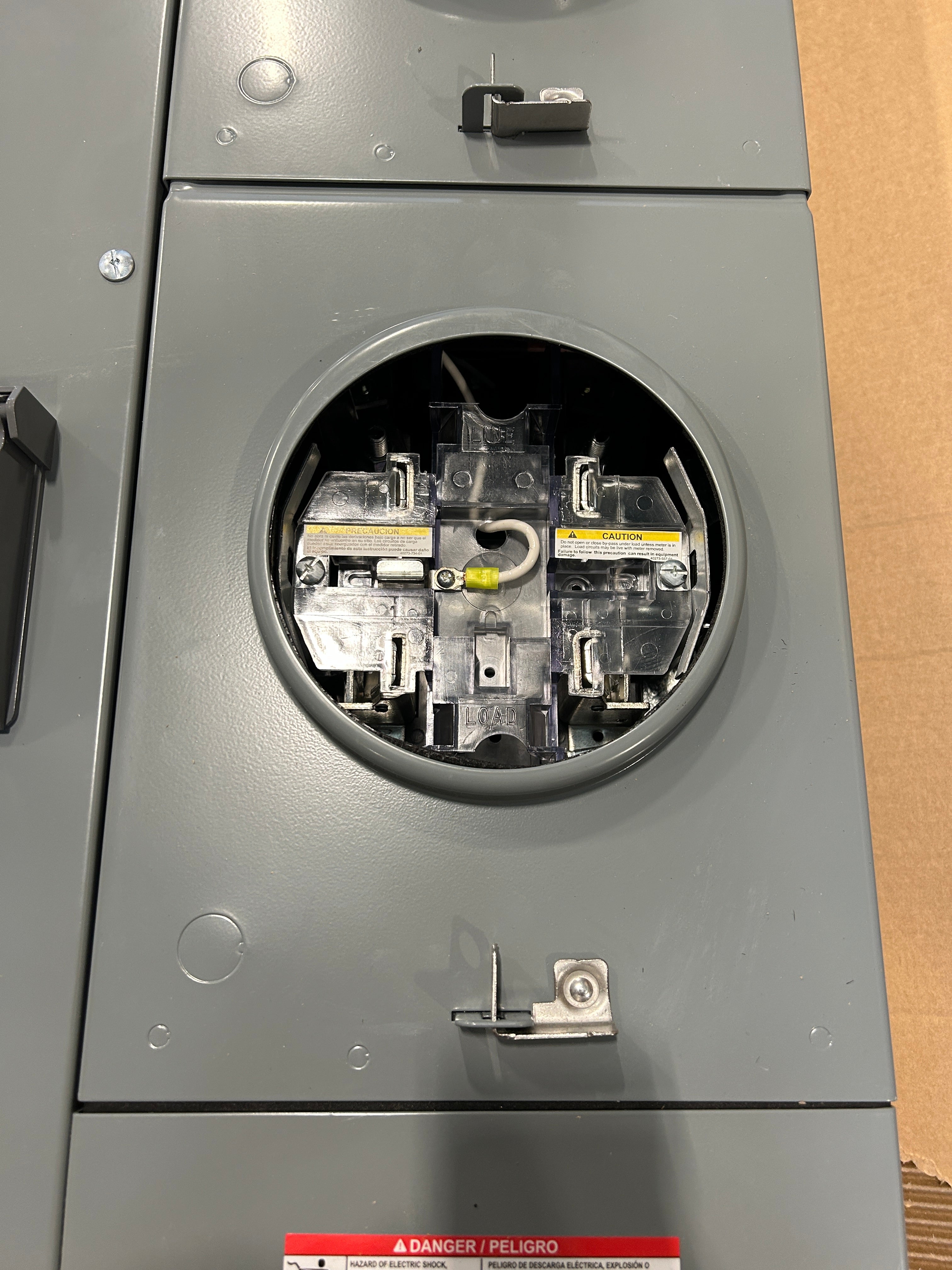 Square D EZML314225 3PH In / 1PH Out 4 Gang 225A Socket Ringless Lever Bypass Meter Stack