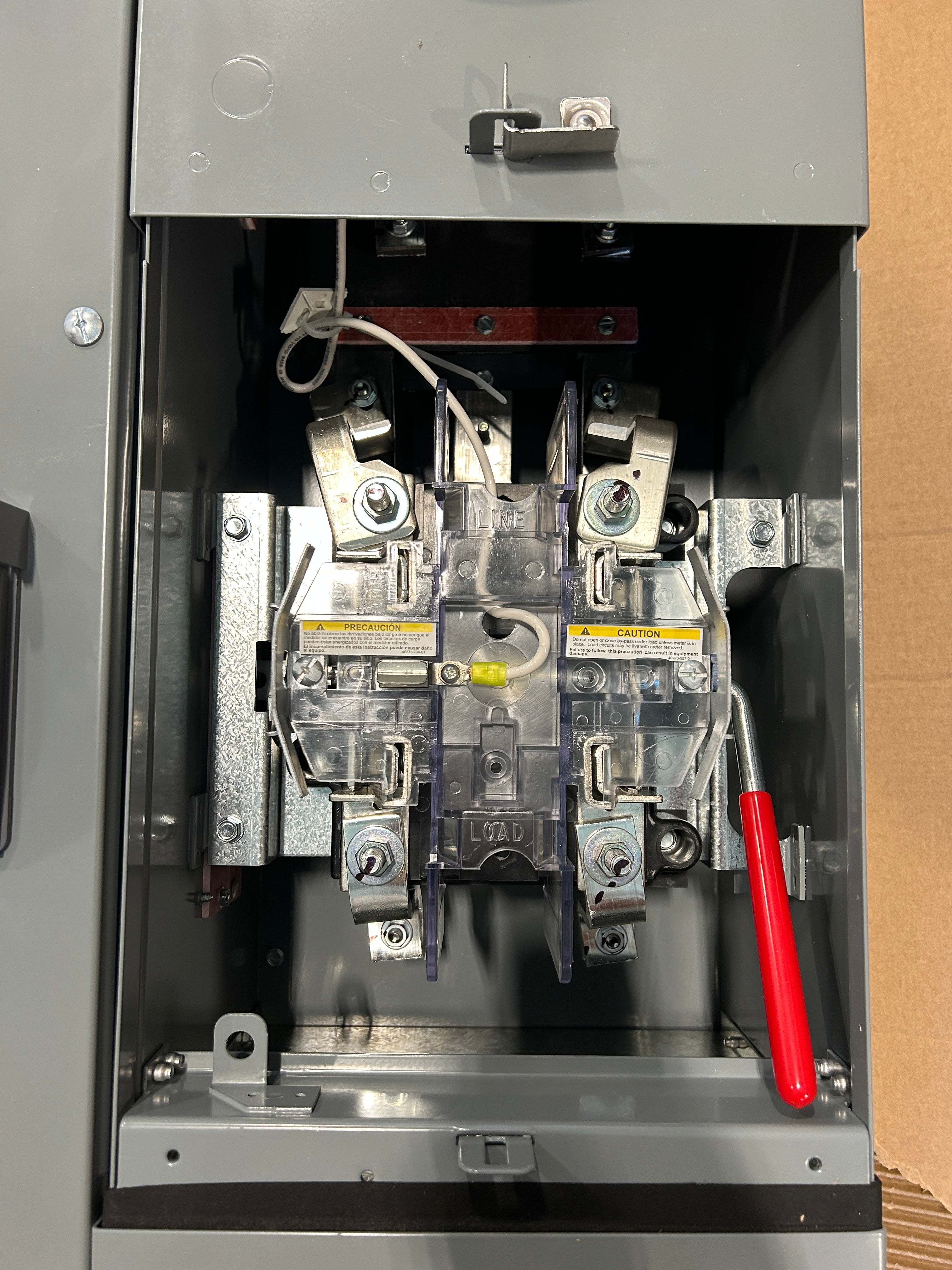 Square D EZML314225 3PH In / 1PH Out 4 Gang 225A Socket Ringless Lever Bypass Meter Stack