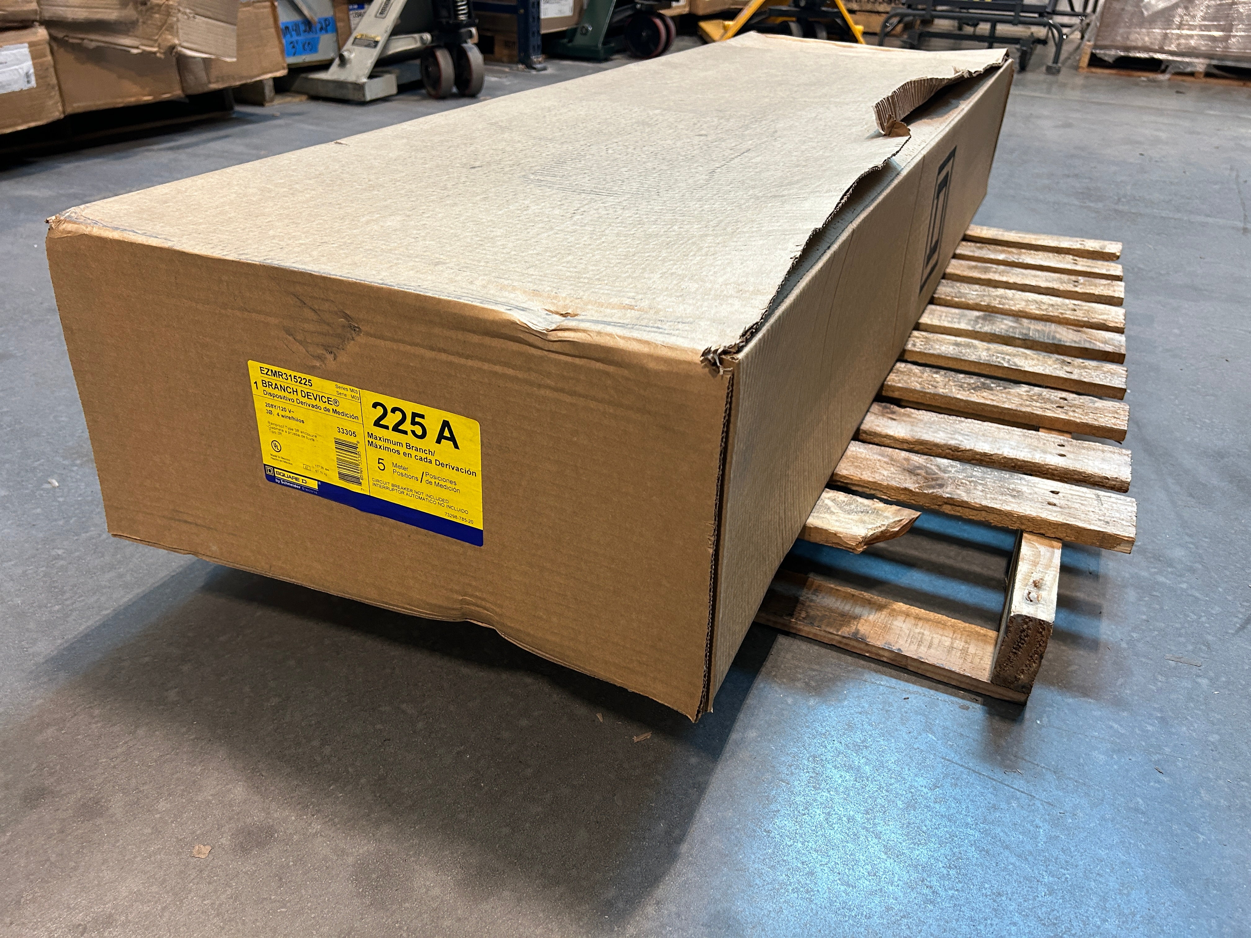 Square D EZMR315225 3PH In / 1PH Out 5-Gang 225A Socket Ringless Meter Stack