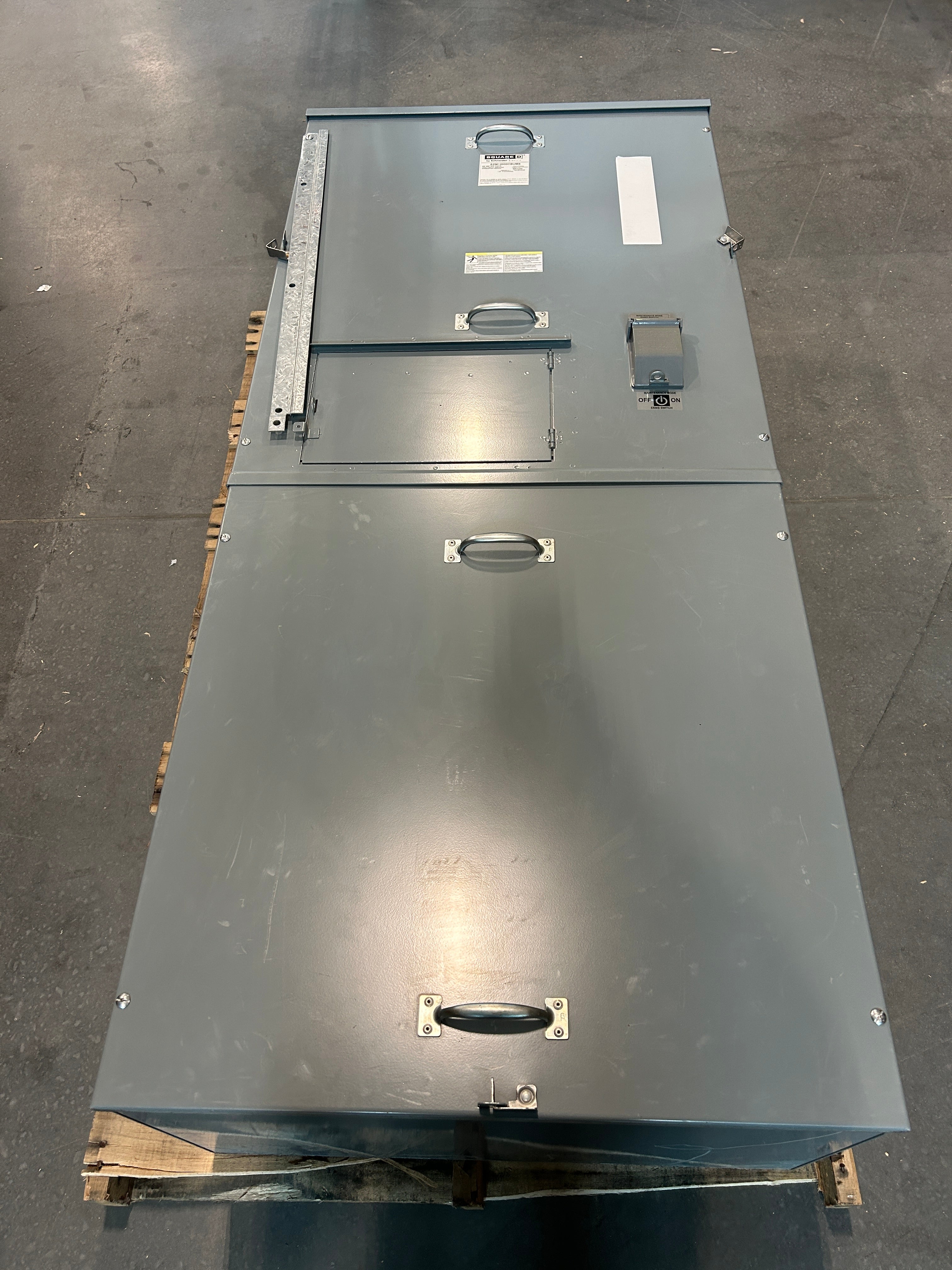 Square D EZM12000CBUMS 1PH 2000A Main Disconnect w/ERMS Energy Reduction Maintenance Switch