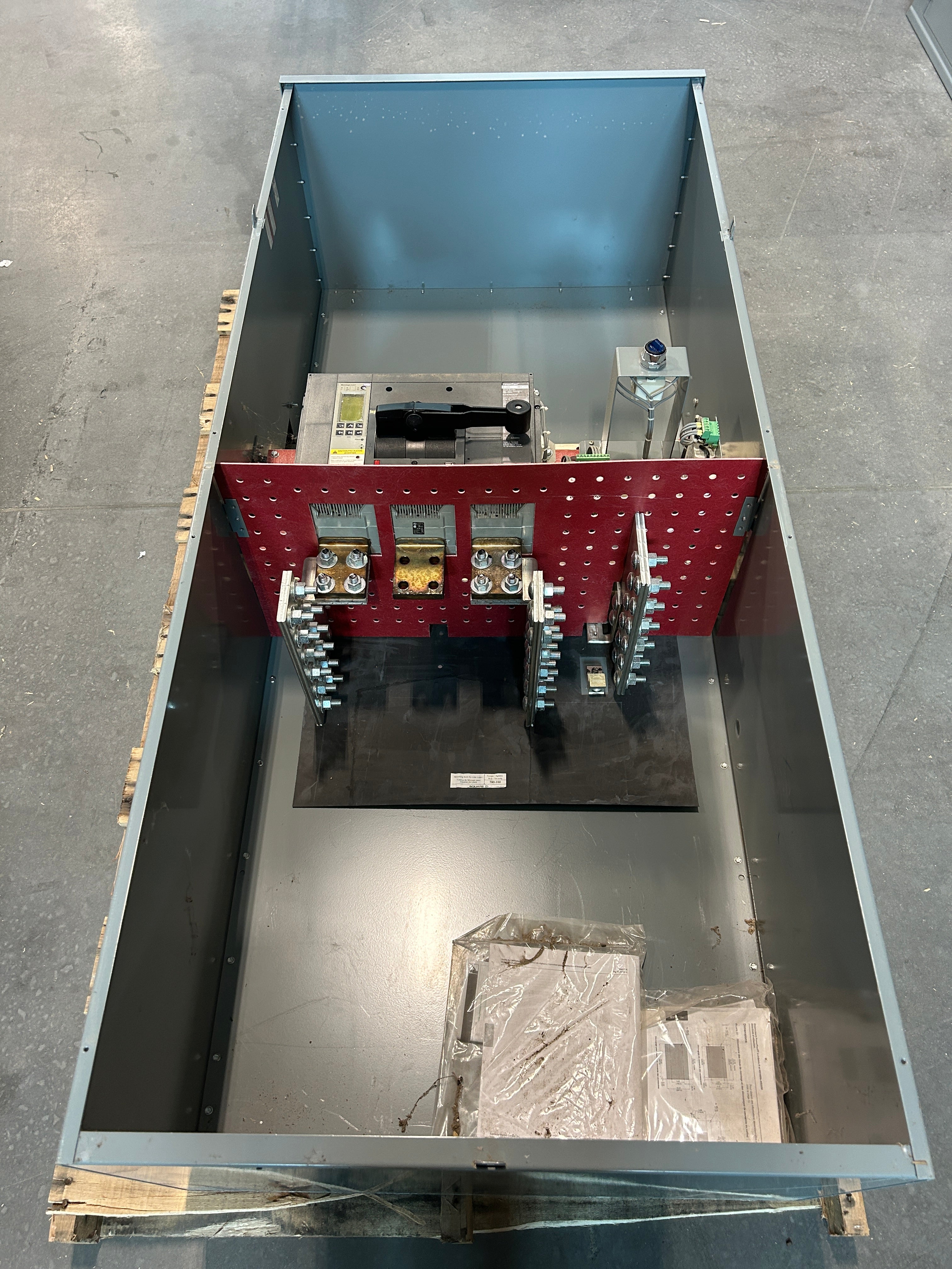 Square D EZM12000CBUMS 1PH 2000A Main Disconnect w/ERMS Energy Reduction Maintenance Switch