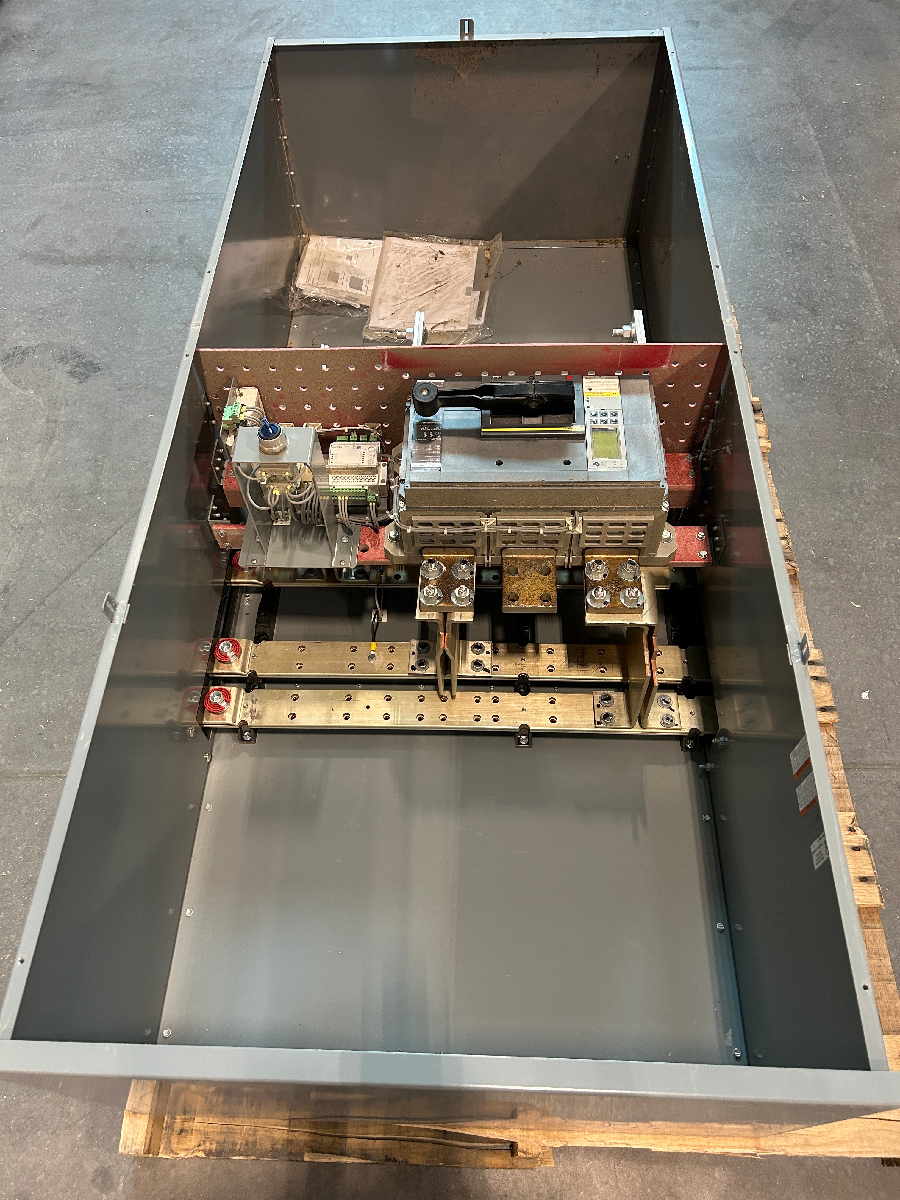 Square D EZM12000CBUMS 1PH 2000A Main Disconnect w/ERMS Energy Reduction Maintenance Switch